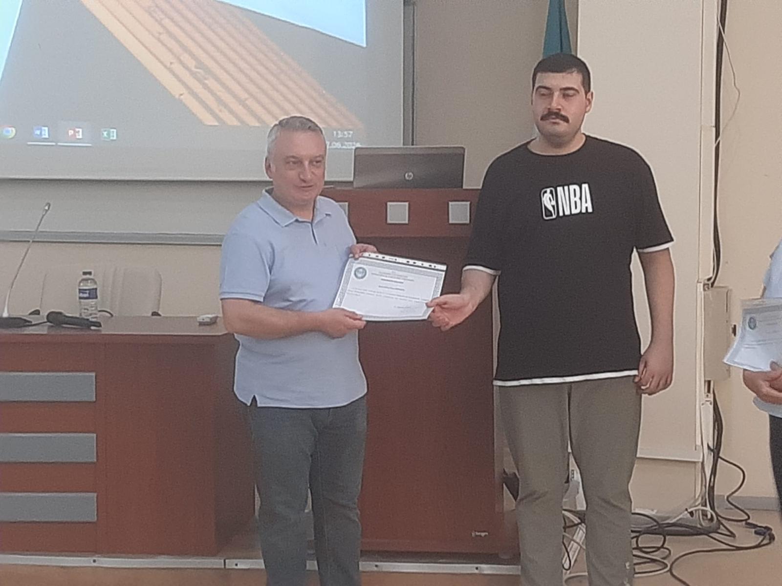 "Balıkesir Otizmli Bireyleri Destekleme Vakfı Kurucu Başkanı Fatma TABANLI, eğitmenler Özden TEMEL SEZER ve Orhun Tuna ÖZTÜZÜN' ün katılımları ile "Otizm Farkındalık Semineri" düzenlendi 6