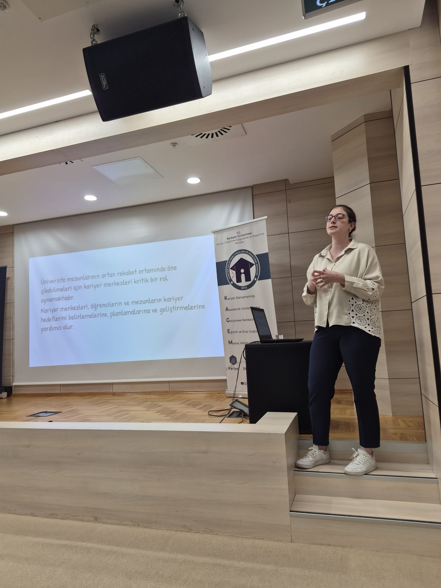 Kariyer Merkezleri: Geleceğe Yön Veren Köprüler-Savaştepe MYO 1