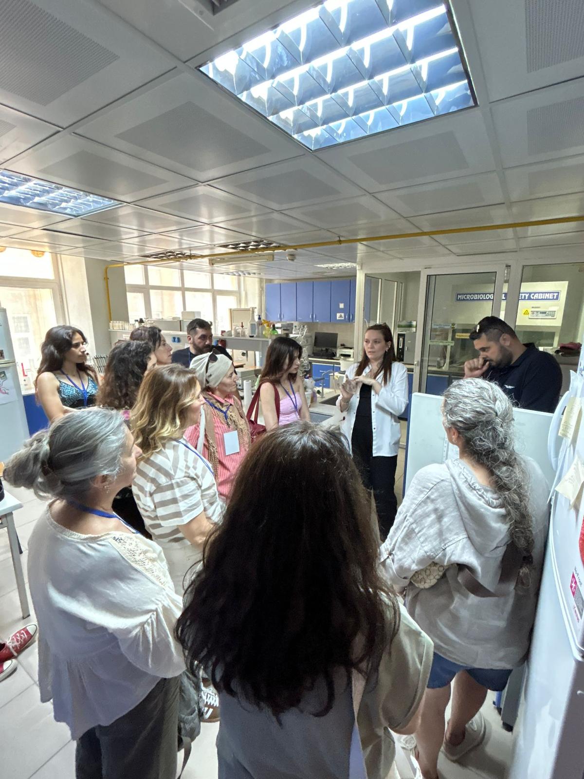 Tıbbi ve Aromatik Bitkiler Programı Öğrencilerimizden Biyoloji Bölümü Laboratuvarları ve Herbaryuma İnceleme Ziyareti 2
