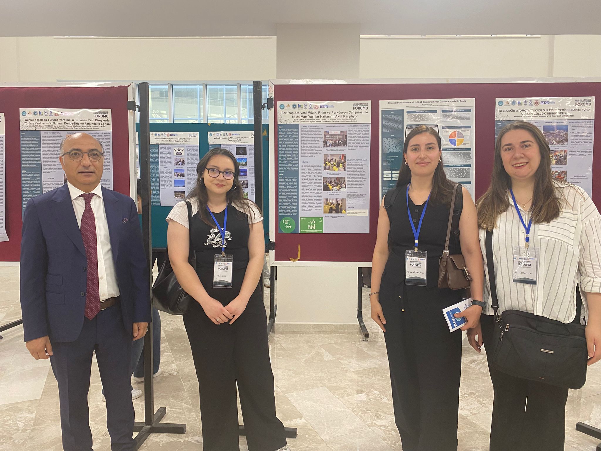 TÜBİTAK 2209 Öğrenci Projesi: Bigadiç MYO, Mesleki Eğitimde Güncel Yaklaşımlar Forumu' na İleri Yaş Atölyesi Müzik, Ritim ve Perküsyon Alanında Örnek Bir Uygulama İle Katılım Sağlandı