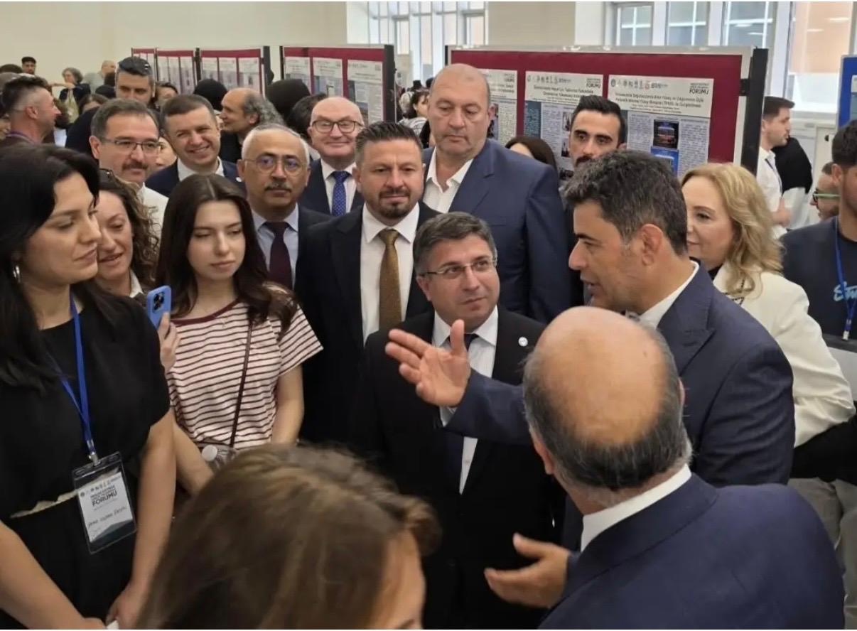 Kepsut Meslek Yüksekokulu Öğrencilerinden Poster Sunumu