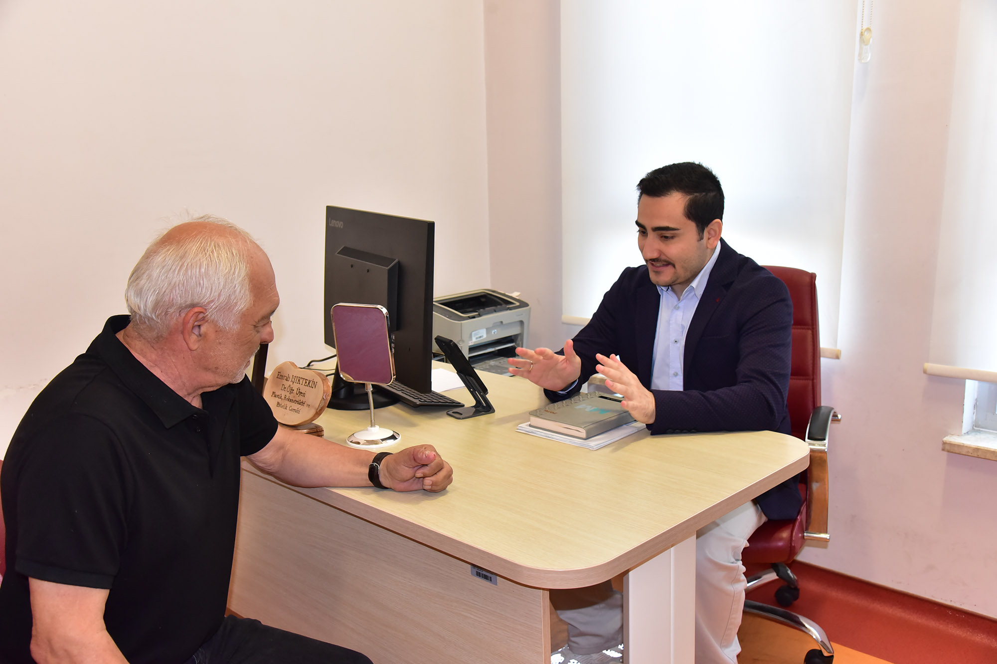 BAÜN Hastanesinde Mikrocerrahi Başarısı: Kopan Başparmak Yeniden Dikildi 2