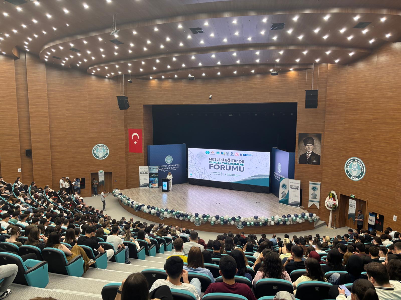 Savaştepe MYO olarak Mesleki Eğitimde Güncel Yaklaşımlar Forumu'na Katılım sağladık.