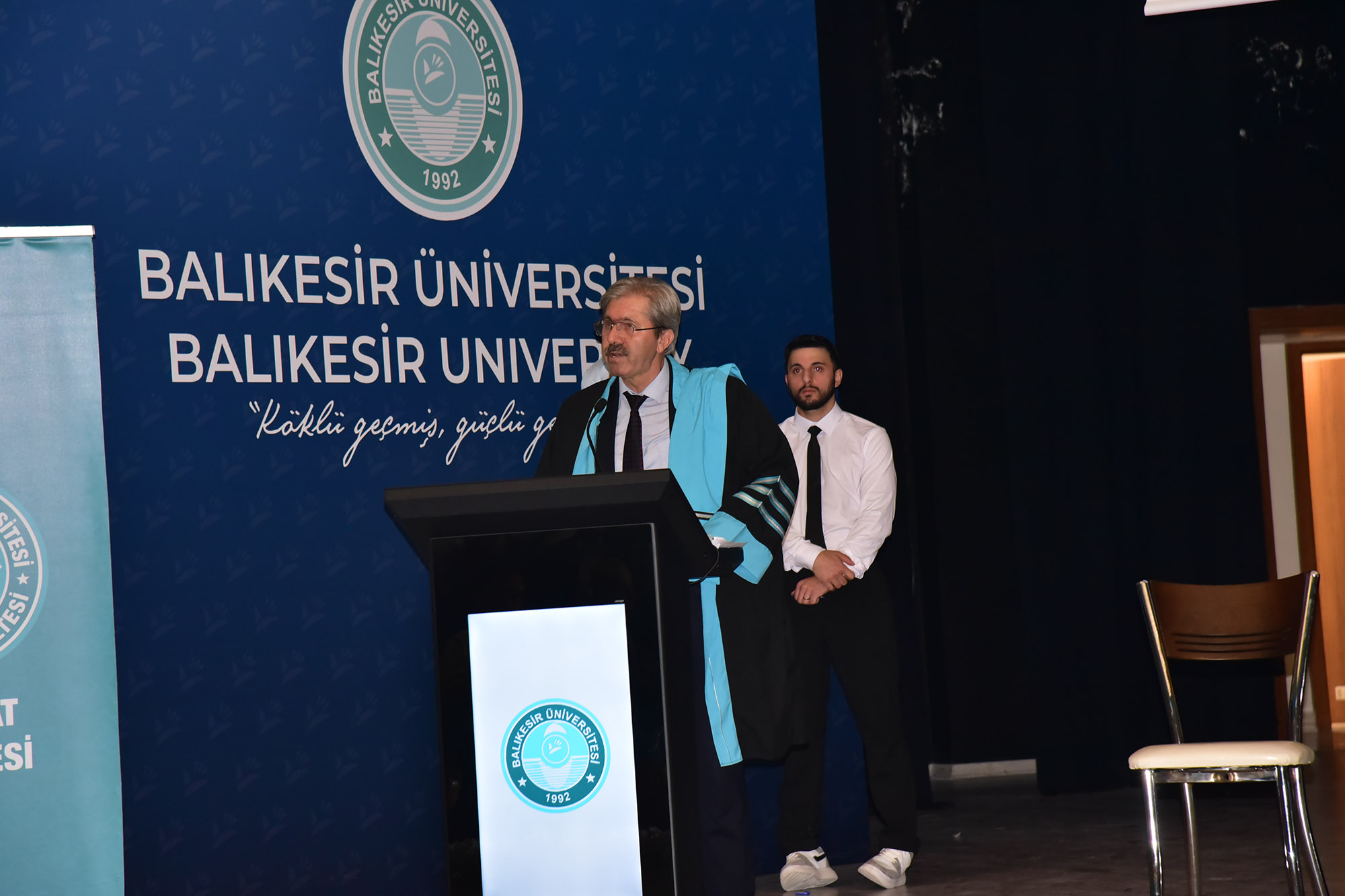 Balıkesir Üniversitesi İlahiyat Fakültesinde Mezuniyet Gururu 7
