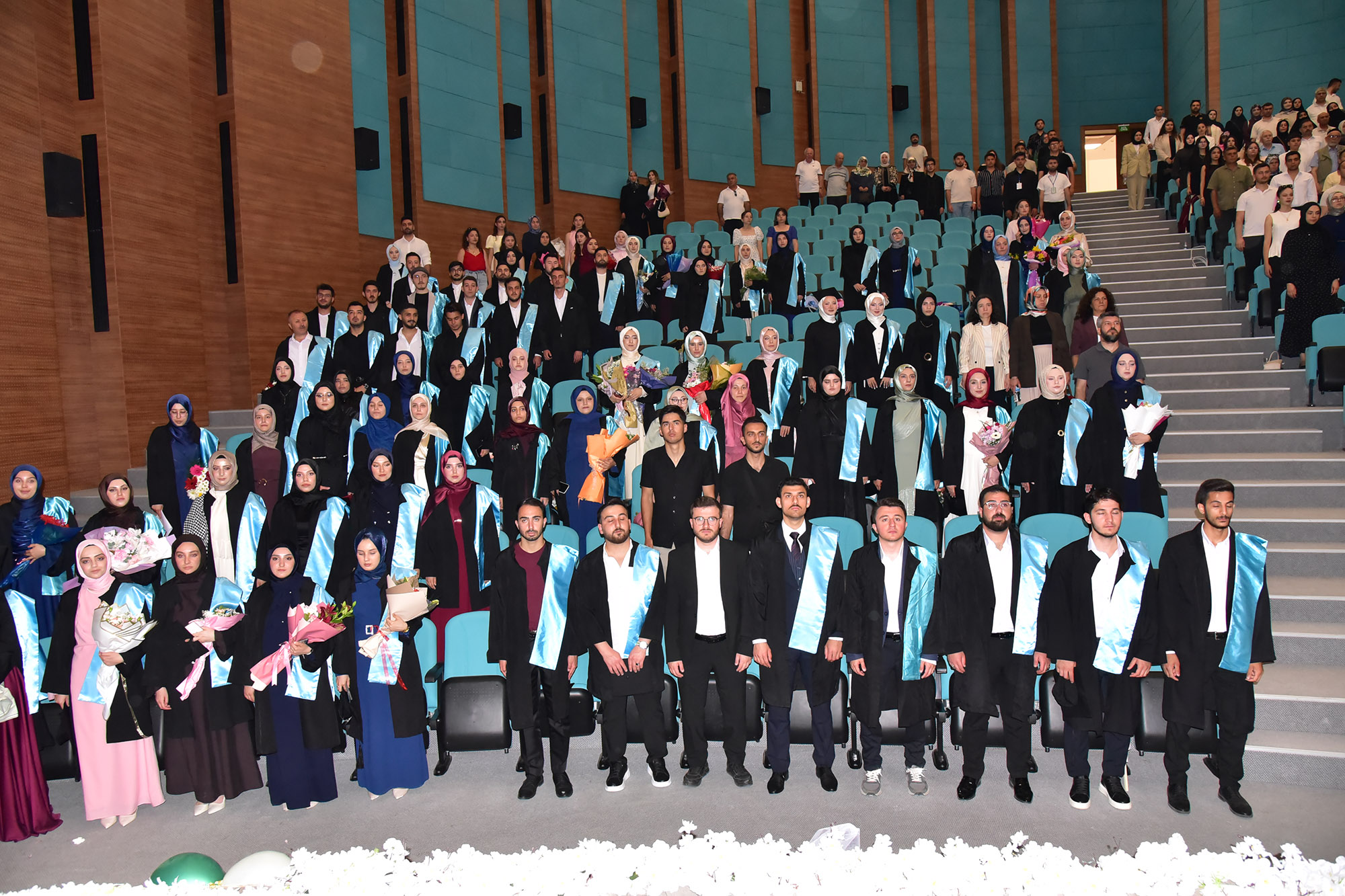Balıkesir Üniversitesi İlahiyat Fakültesinde Mezuniyet Gururu 4