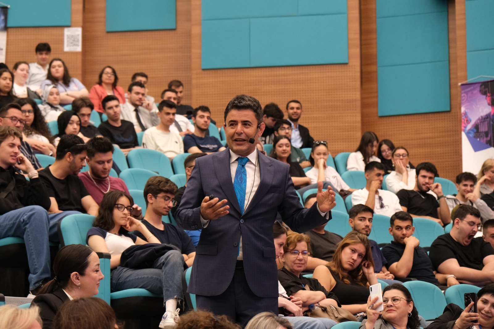 Balıkesir MYO ve Balıkesir TTO Ortaklığı ile Gerçekleştirilen “Mesleki Eğitimde Güncel Yaklaşımlar Forumu” Kapsamında Ulaştırma ve Altyapı Bakan Yardımcısı Osman Boyraz, BAÜN’lü Öğrencilerle Buluştu 10