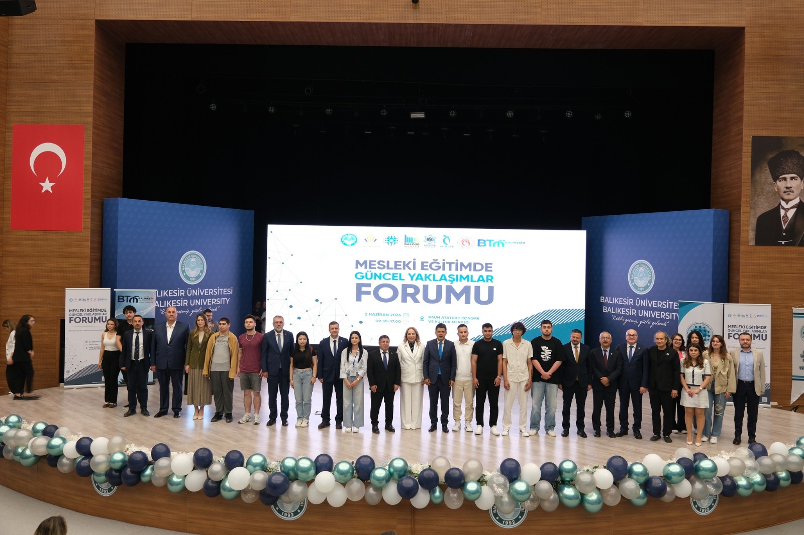 Balıkesir MYO ve Balıkesir TTO Ortaklığı ile Gerçekleştirilen “Mesleki Eğitimde Güncel Yaklaşımlar Forumu” Kapsamında Ulaştırma ve Altyapı Bakan Yardımcısı Osman Boyraz, BAÜN’lü Öğrencilerle Buluştu