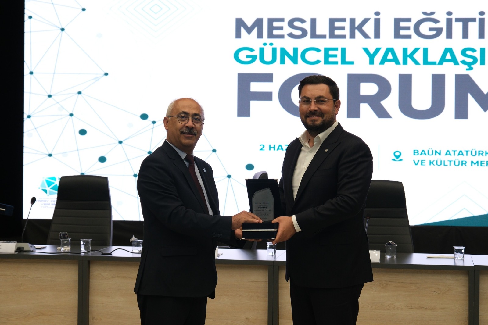 Balıkesir MYO ve Balıkesir TTO İş Birliğinde Düzenlenen “Mesleki Eğitimde Güncel Yaklaşımlar Forumu” Çerçevesinde, “Mesleki Eğitimde Üniversite ve Sanayi Sektör İş Birliğinin Önemi” Başlıklı Paneller Gerçekleştirildi 11