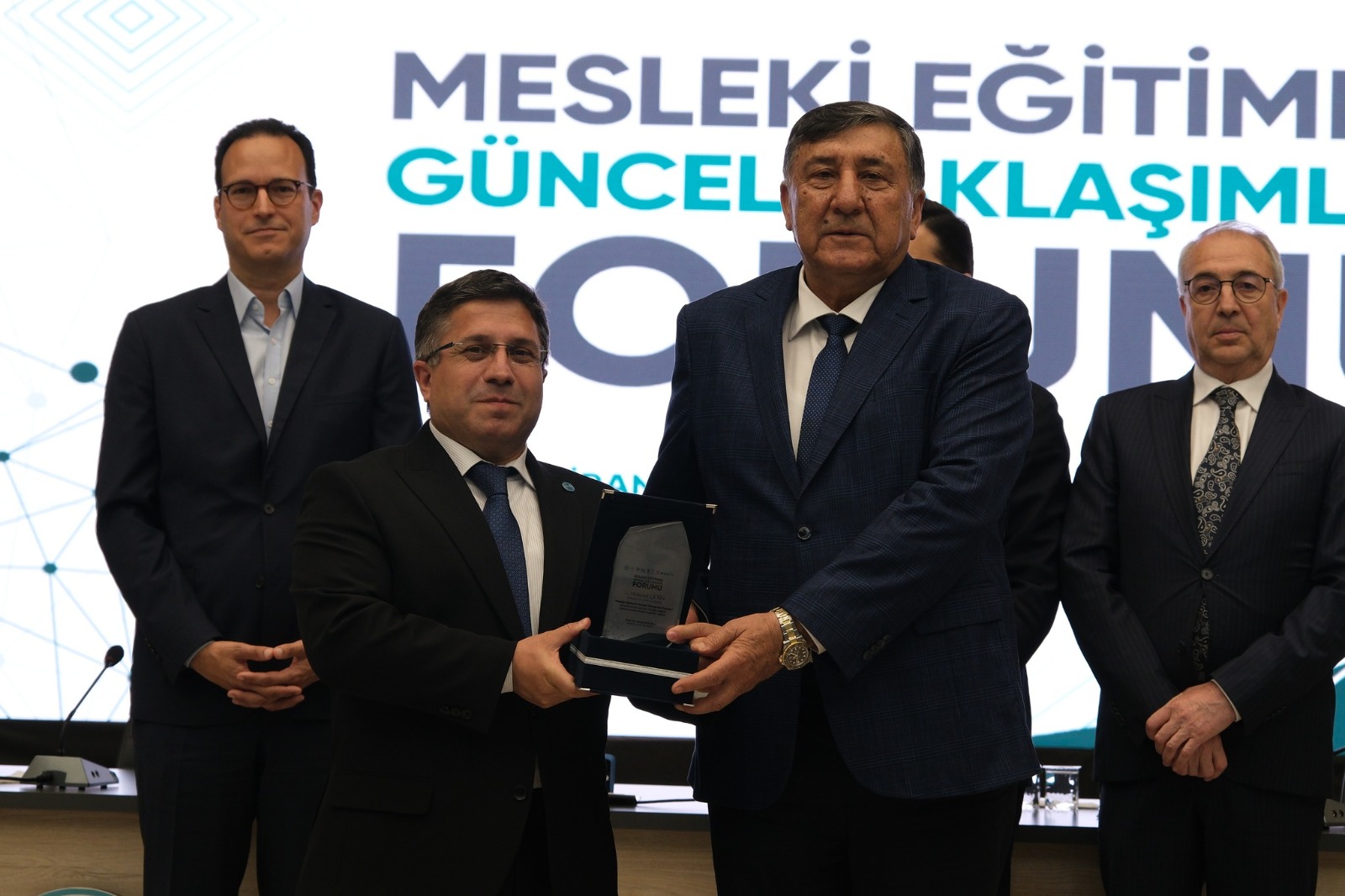 Balıkesir MYO ve Balıkesir TTO İş Birliğinde Düzenlenen “Mesleki Eğitimde Güncel Yaklaşımlar Forumu” Çerçevesinde, “Mesleki Eğitimde Üniversite ve Sanayi Sektör İş Birliğinin Önemi” Başlıklı Paneller Gerçekleştirildi 7