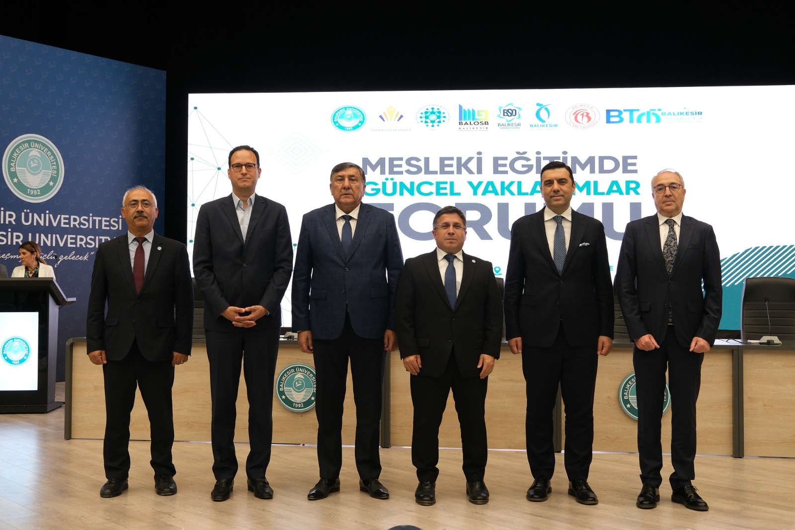Balıkesir MYO ve Balıkesir TTO İş Birliğinde Düzenlenen “Mesleki Eğitimde Güncel Yaklaşımlar Forumu” Çerçevesinde, “Mesleki Eğitimde Üniversite ve Sanayi Sektör İş Birliğinin Önemi” Başlıklı Paneller Gerçekleştirildi