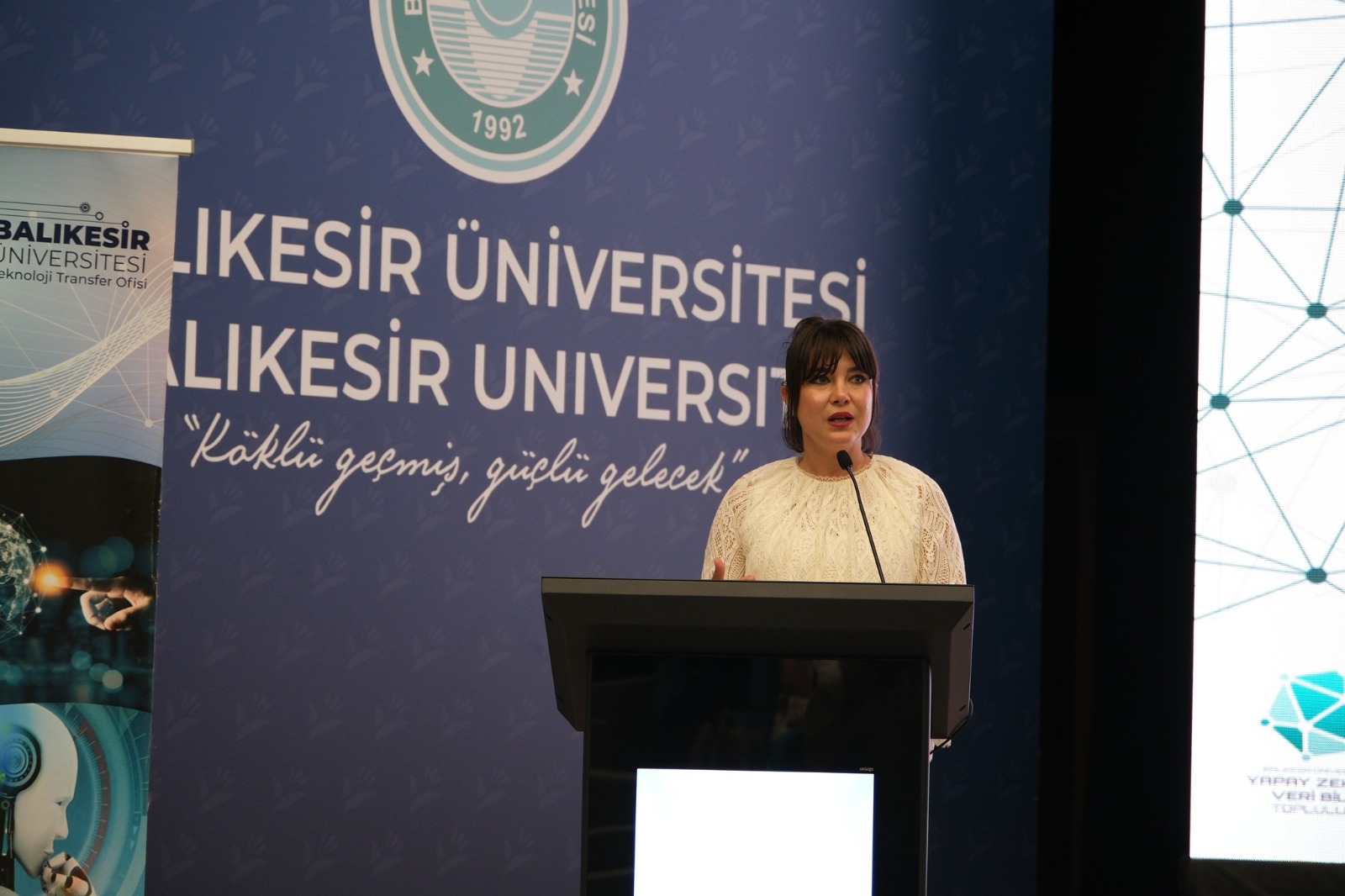 Balıkesir MYO ve Balıkesir TTO İş Birliğinde Düzenlenen “Mesleki Eğitimde Güncel Yaklaşımlar Forumu” Çalıştayında; Girişimcilik, Dijital Dönüşüm, Üniversite-Sanayi İş Birliği ve Sürdürülebilirlik Başlıkları Ele Alındı 1