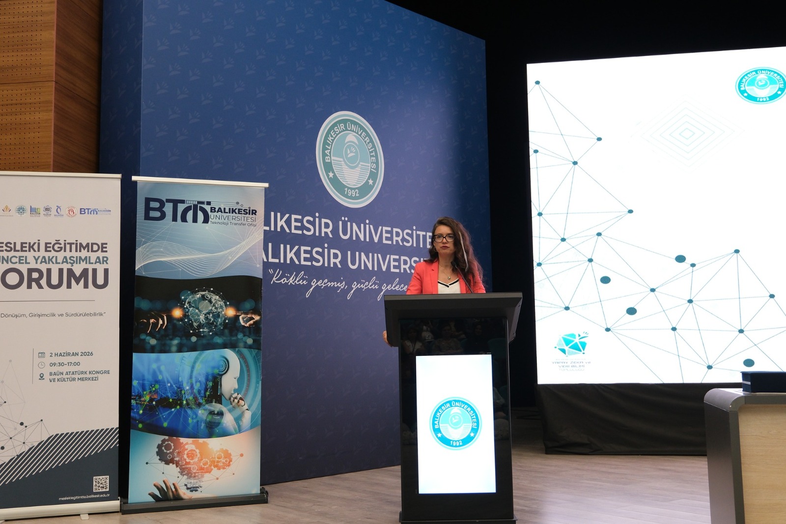 Balıkesir MYO ve Balıkesir TTO İş Birliğinde Düzenlenen “Mesleki Eğitimde Güncel Yaklaşımlar Forumu” Çalıştayında; Girişimcilik, Dijital Dönüşüm, Üniversite-Sanayi İş Birliği ve Sürdürülebilirlik Başlıkları Ele Alındı 4