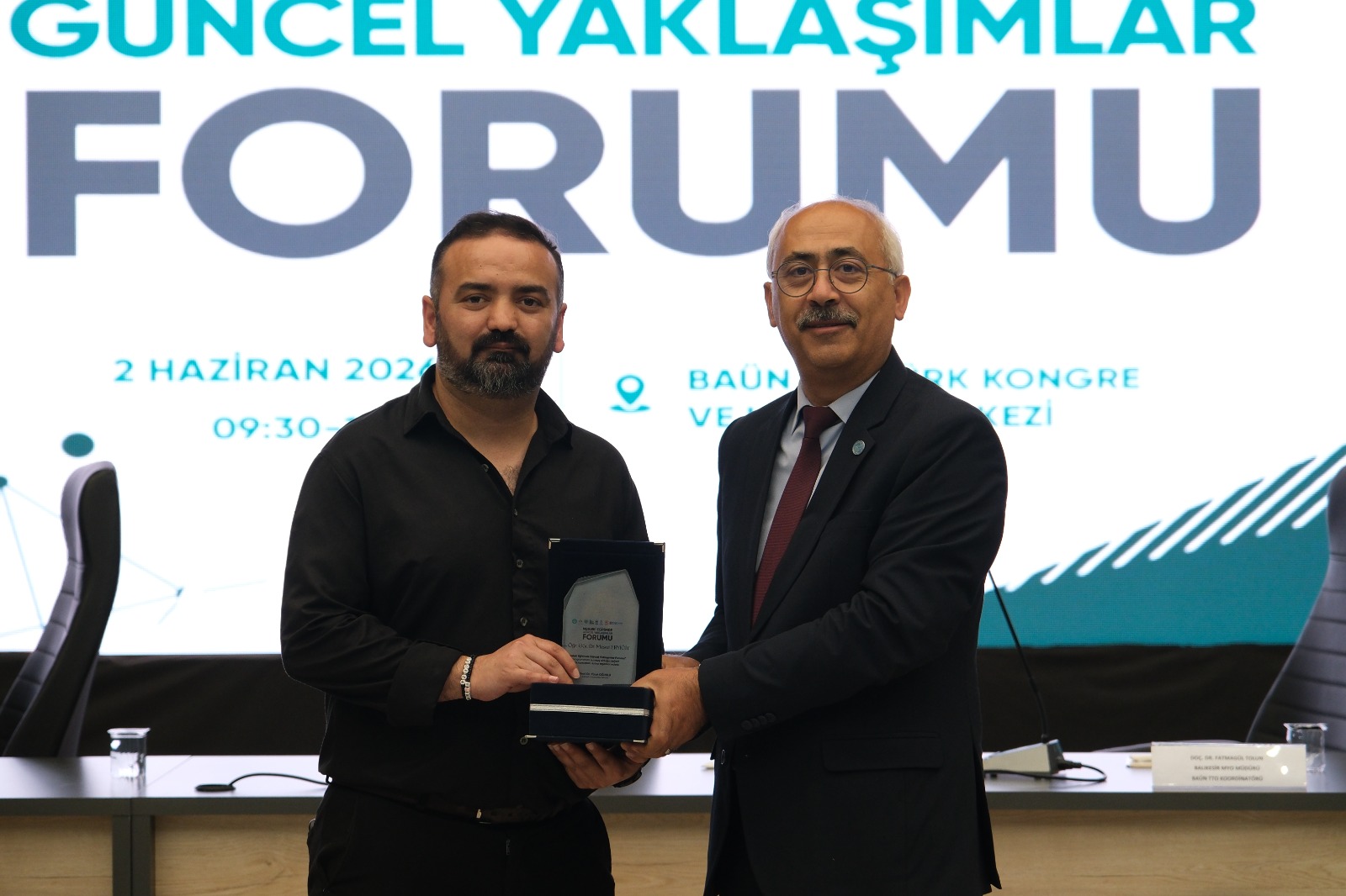 Balıkesir MYO ve Balıkesir TTO İş Birliğinde Düzenlenen “Mesleki Eğitimde Güncel Yaklaşımlar Forumu” Kapsamında Katılımcılara Teşekkür Plaketleri Verildi 8