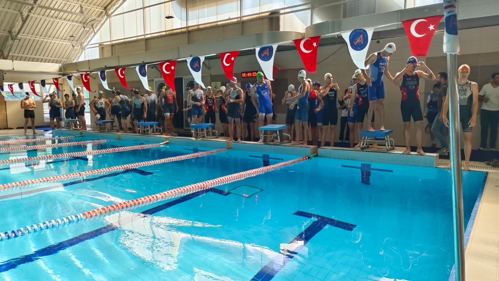 Balıkesir Üniversitesi Triatlon Takımlarından Türkiye İkinciliği Başarısı 12