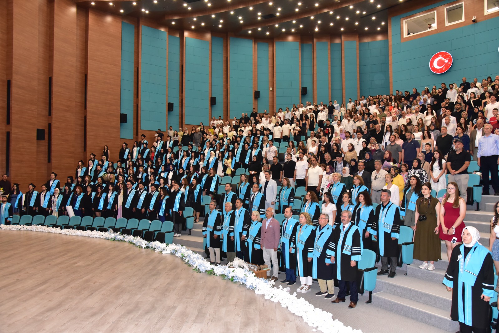 Balıkesir Üniversitesi Mimarlık Fakültesi 2026 yılı Mezuniyet Törenimizi büyük bir gurur ve coşkuyla gerçekleştirdik. 11