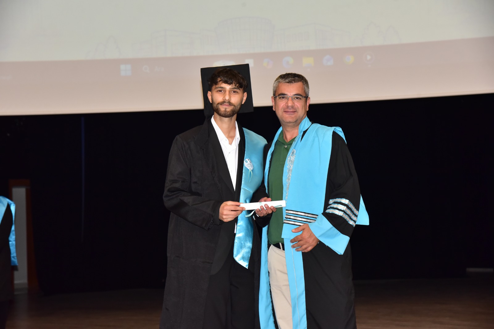 Balıkesir Üniversitesi Mimarlık Fakültesi 2026 yılı Mezuniyet Törenimizi büyük bir gurur ve coşkuyla gerçekleştirdik. 19