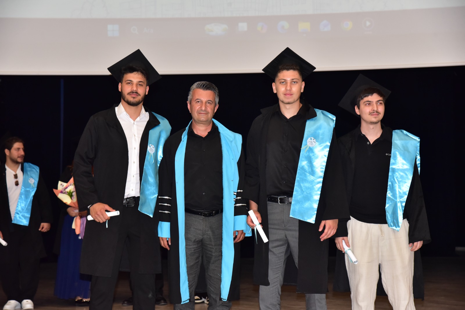 Balıkesir Üniversitesi Mimarlık Fakültesi 2026 yılı Mezuniyet Törenimizi büyük bir gurur ve coşkuyla gerçekleştirdik. 21