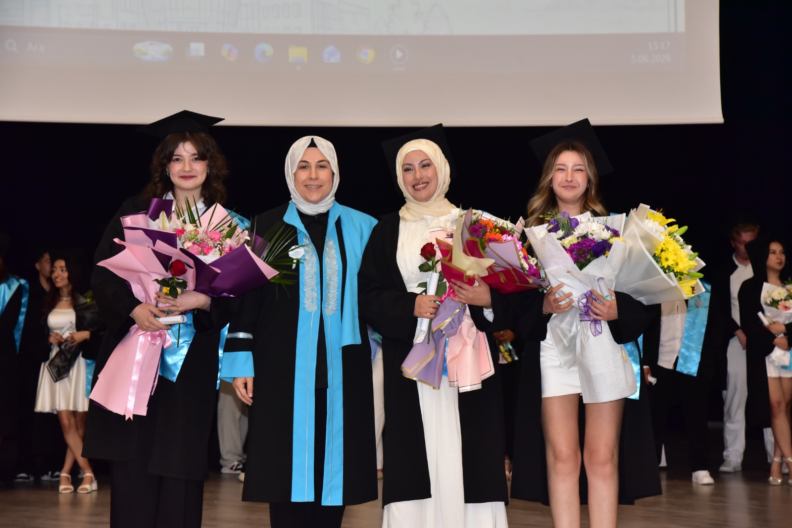 Balıkesir Üniversitesi Mimarlık Fakültesi 2026 yılı Mezuniyet Törenimizi büyük bir gurur ve coşkuyla gerçekleştirdik. 28