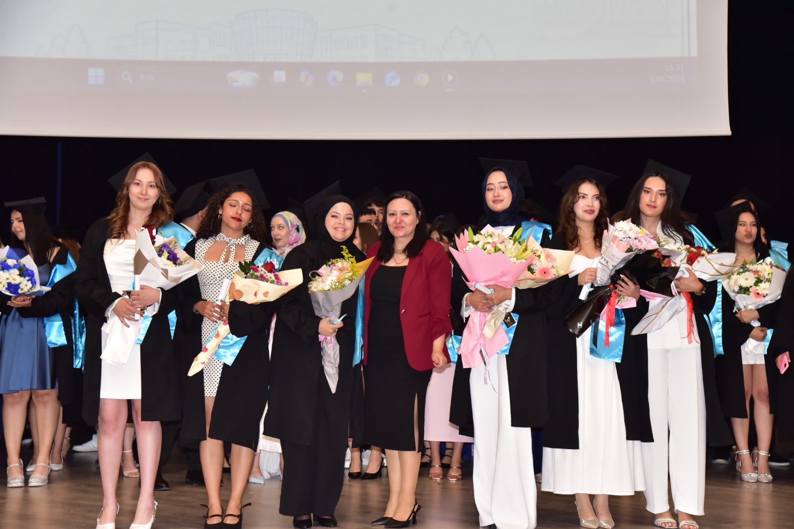Balıkesir Üniversitesi Mimarlık Fakültesi 2026 yılı Mezuniyet Törenimizi büyük bir gurur ve coşkuyla gerçekleştirdik. 39