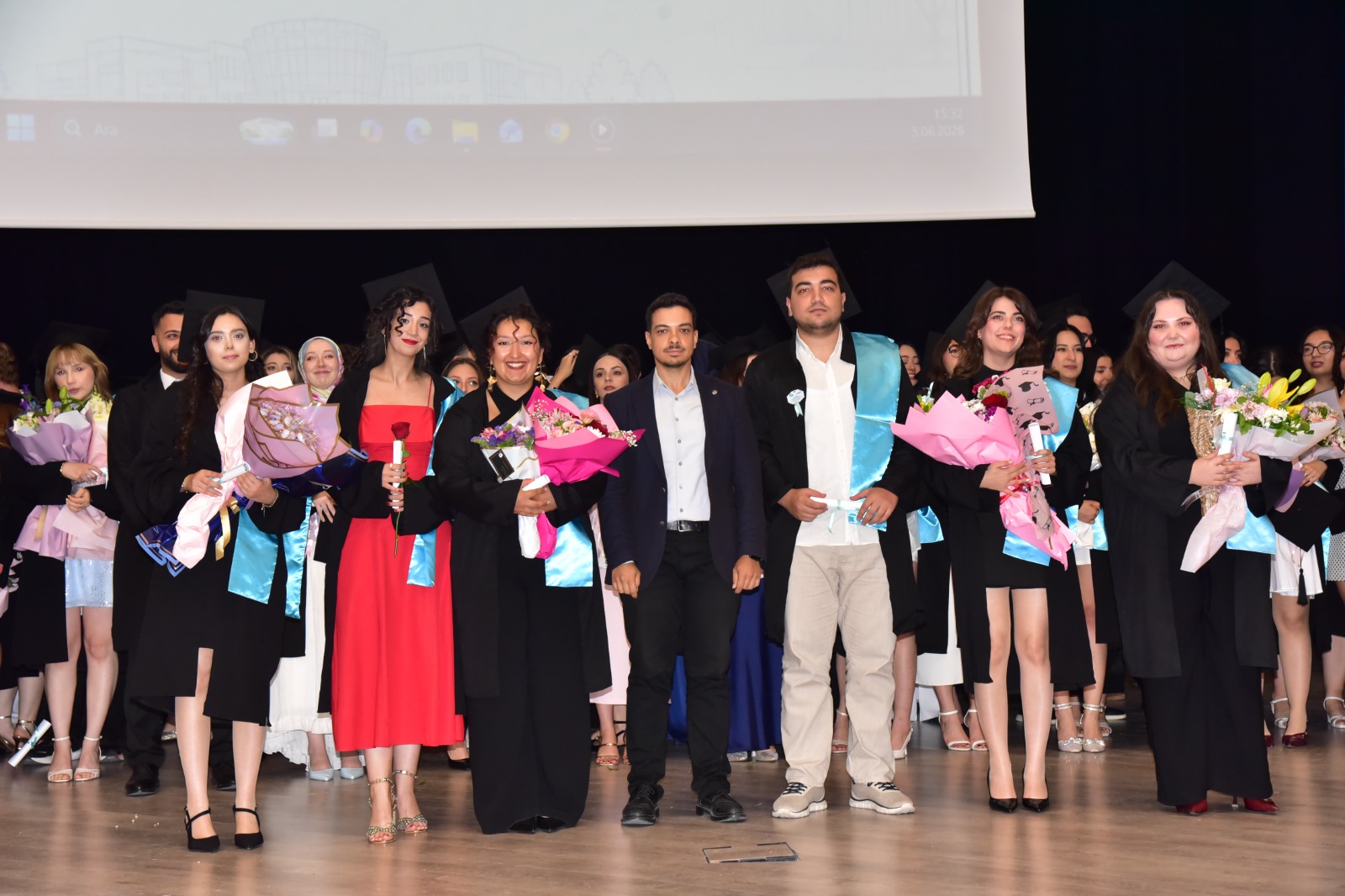 Balıkesir Üniversitesi Mimarlık Fakültesi 2026 yılı Mezuniyet Törenimizi büyük bir gurur ve coşkuyla gerçekleştirdik. 41