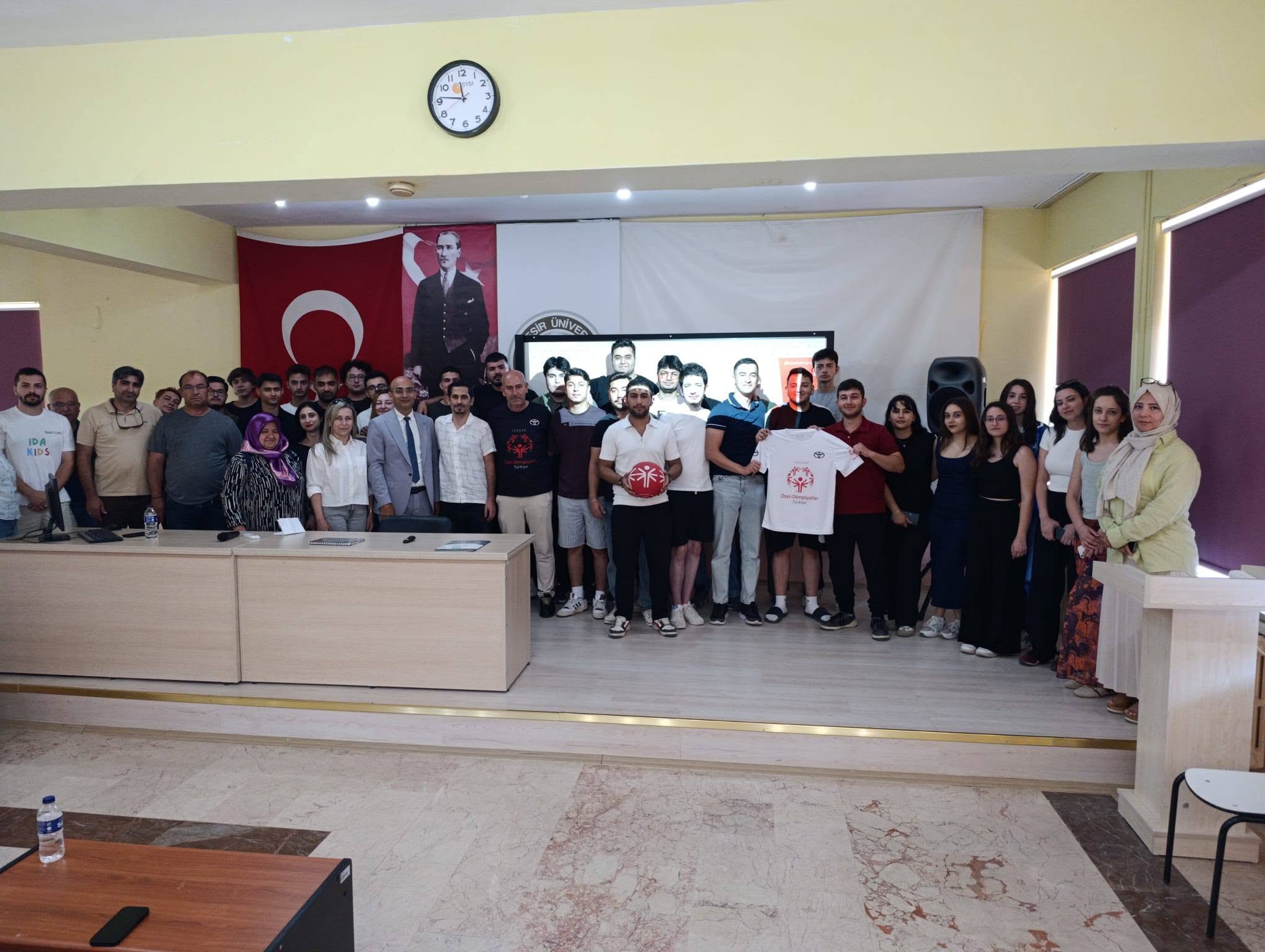 The Role of Sports in Barrier-Free Living Discussed at Edremit Vocational School