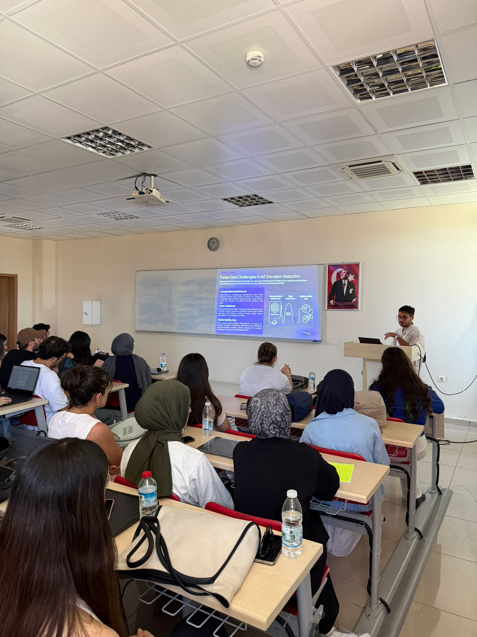 Yapay Zeka Destekli IoT Güvenliği Üzerine Seminer