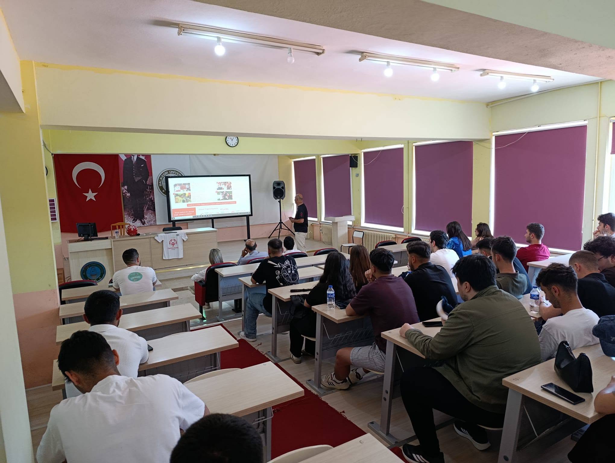 Engelsiz Yaşamda Sporun Rolü Edremit Meslek Yüksekokulunda Konuşuldu 3