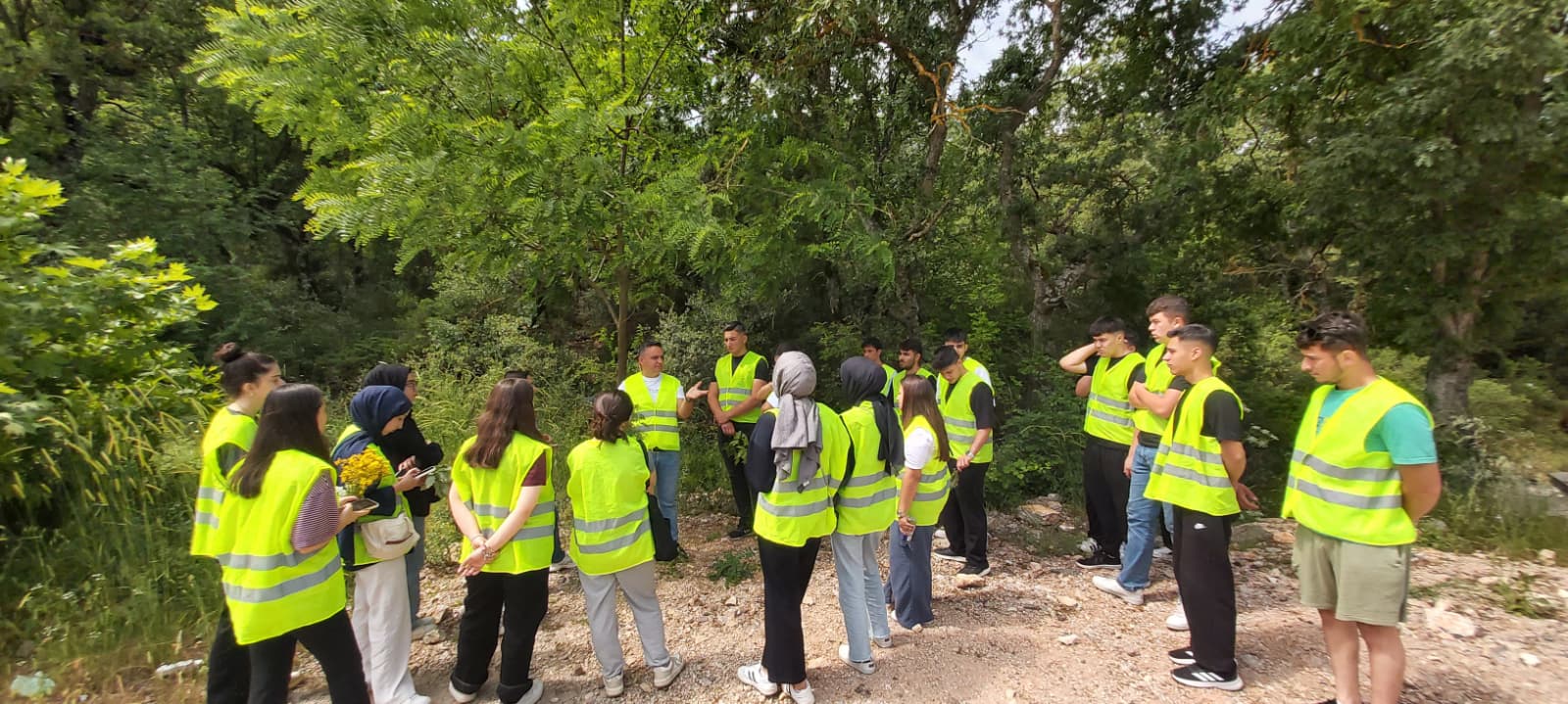 Ormancılık Bölümü Öğrencilerinden Dursunbey Ormanlarında Uygulamalı Eğitim