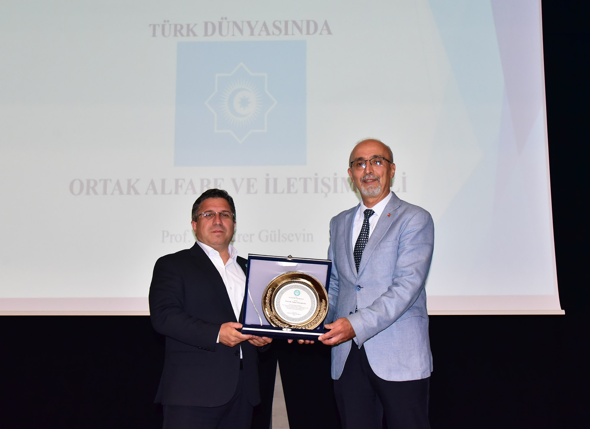 BAÜN’de Türk Dünyasında Alfabe Birliği ve Ortak İletişim Dilinin Önemine Dikkat Çekildi 8