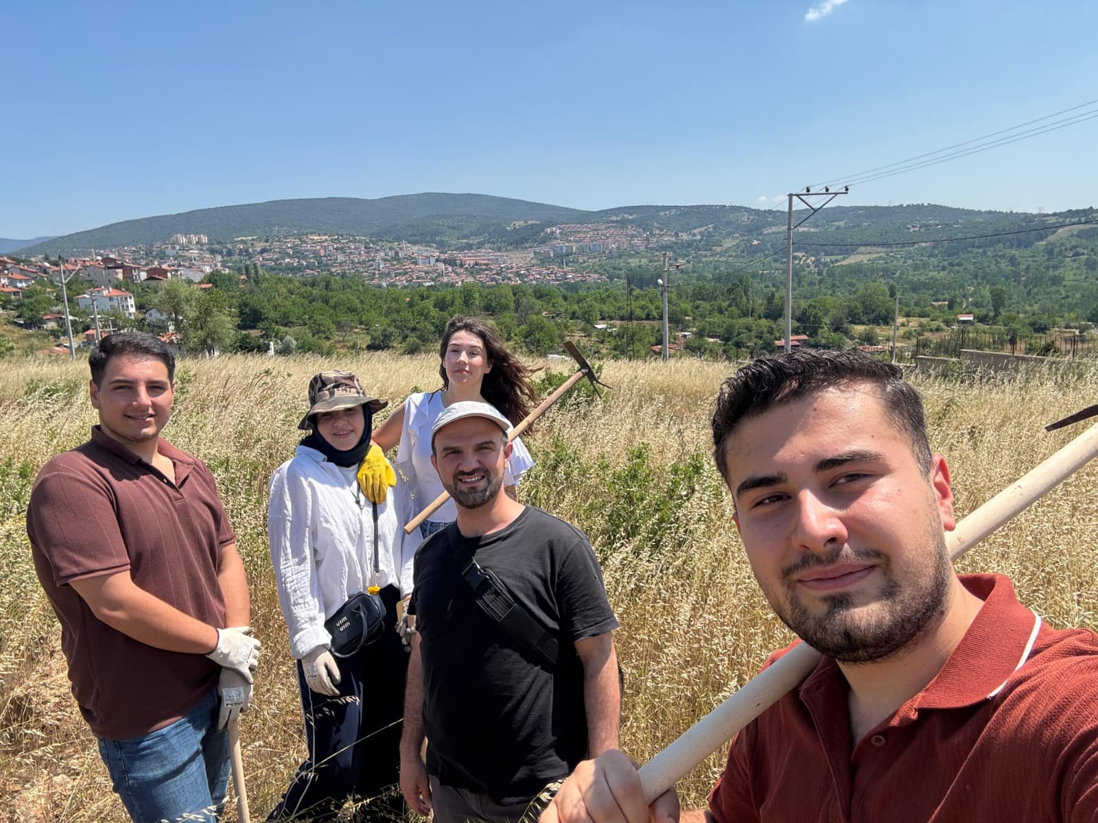 Geleceğin Ormancıları Okulumuzda Pratik Yaptı: Dursunbey MYO'da Bahçe Bakımı 4
