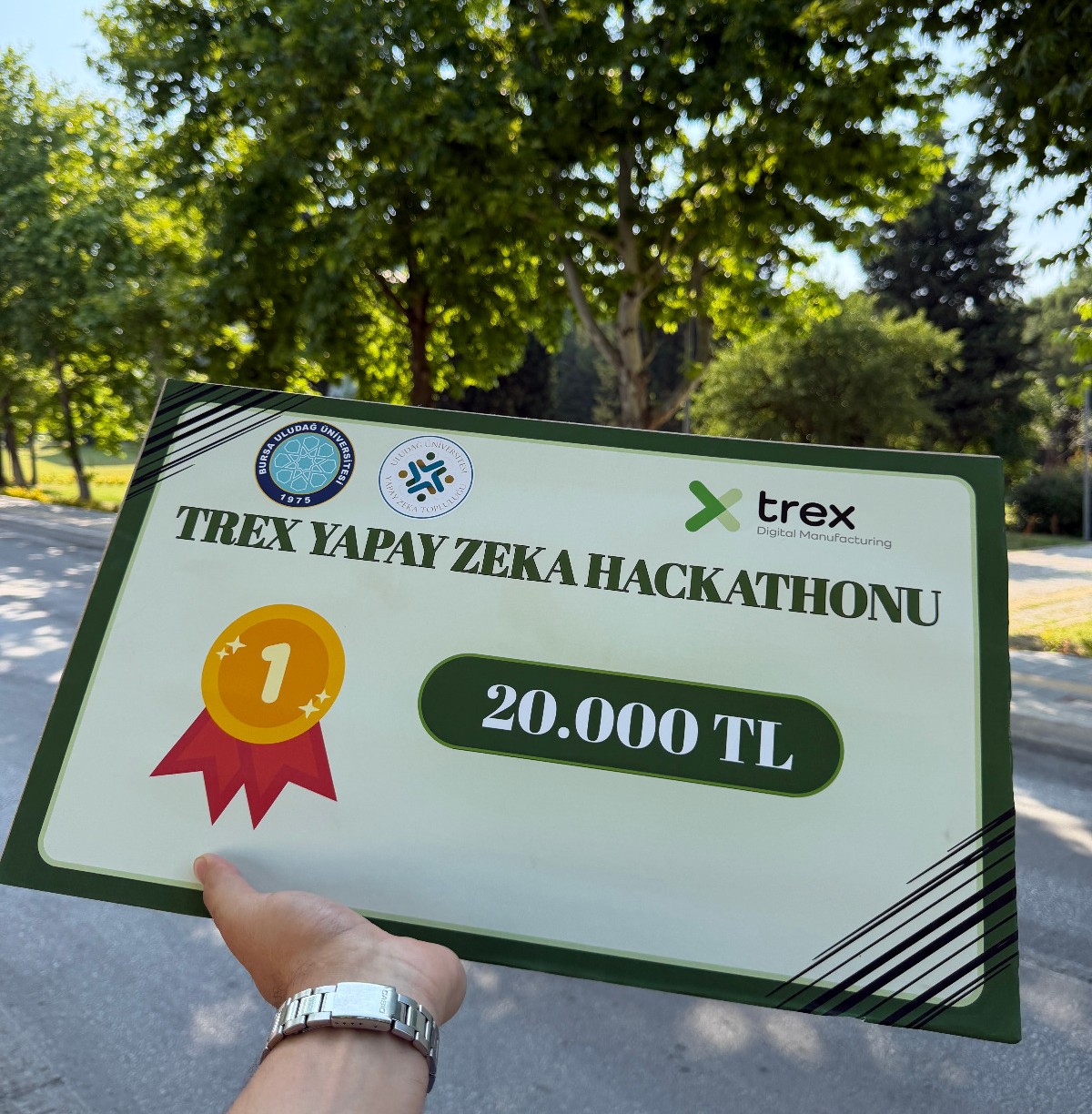 BAÜN’lü Bilgisayar Mühendisliği Öğrencilerinden Hackathon’da Birincilik Başarısı 3