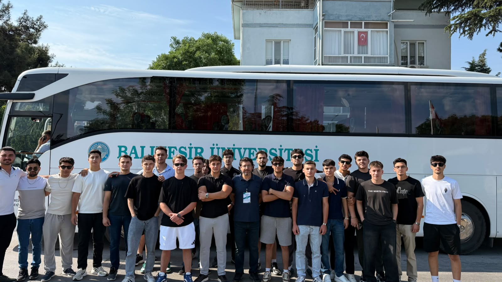 BALIKESİR MYO OTOMOTİV TEKNOLOJİSİ ÖĞRENCİLERİNDEN FORD OTOSAN GÖLCÜK FABRİKASINA TEKNİK GEZİ