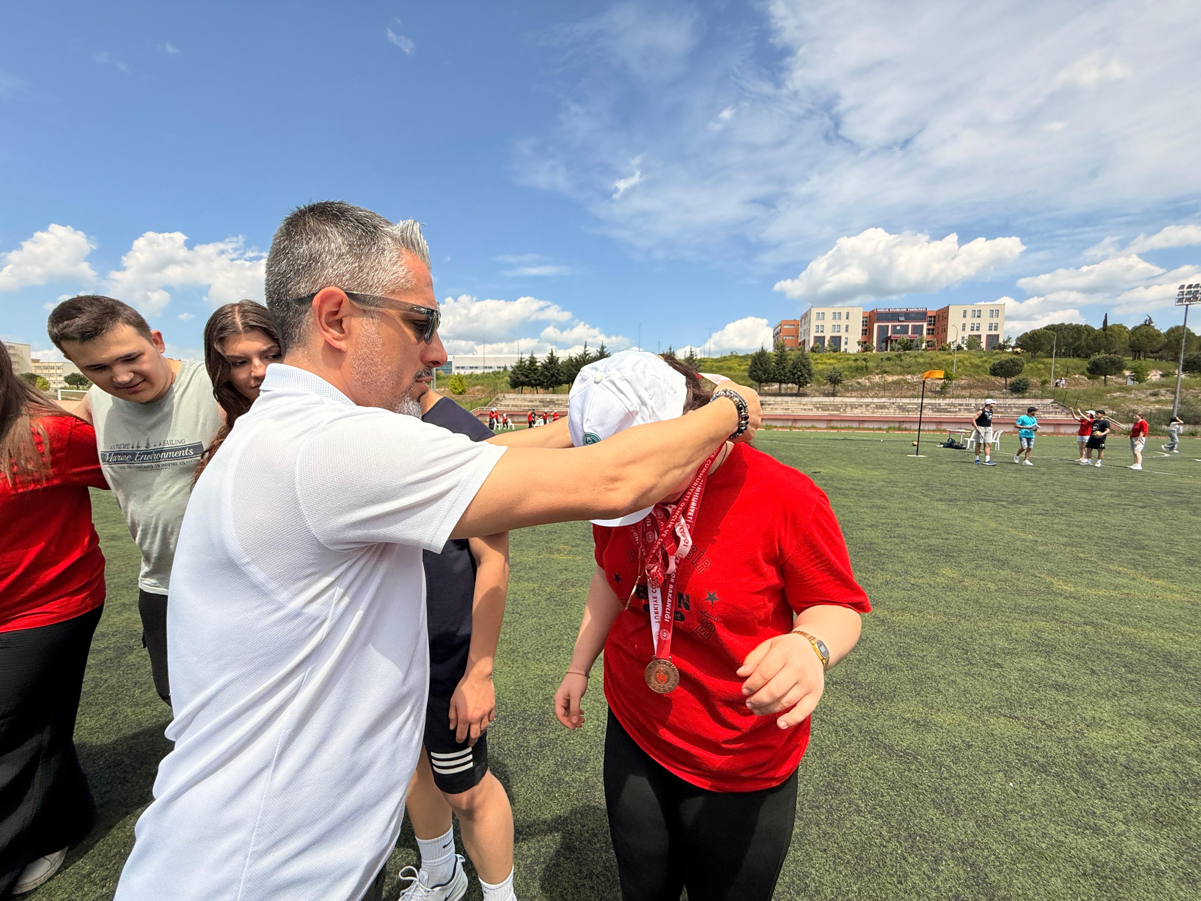 SPORFESTTE LİSELİLER ve ÜNİVERSİTELİLER YARIŞTI 20