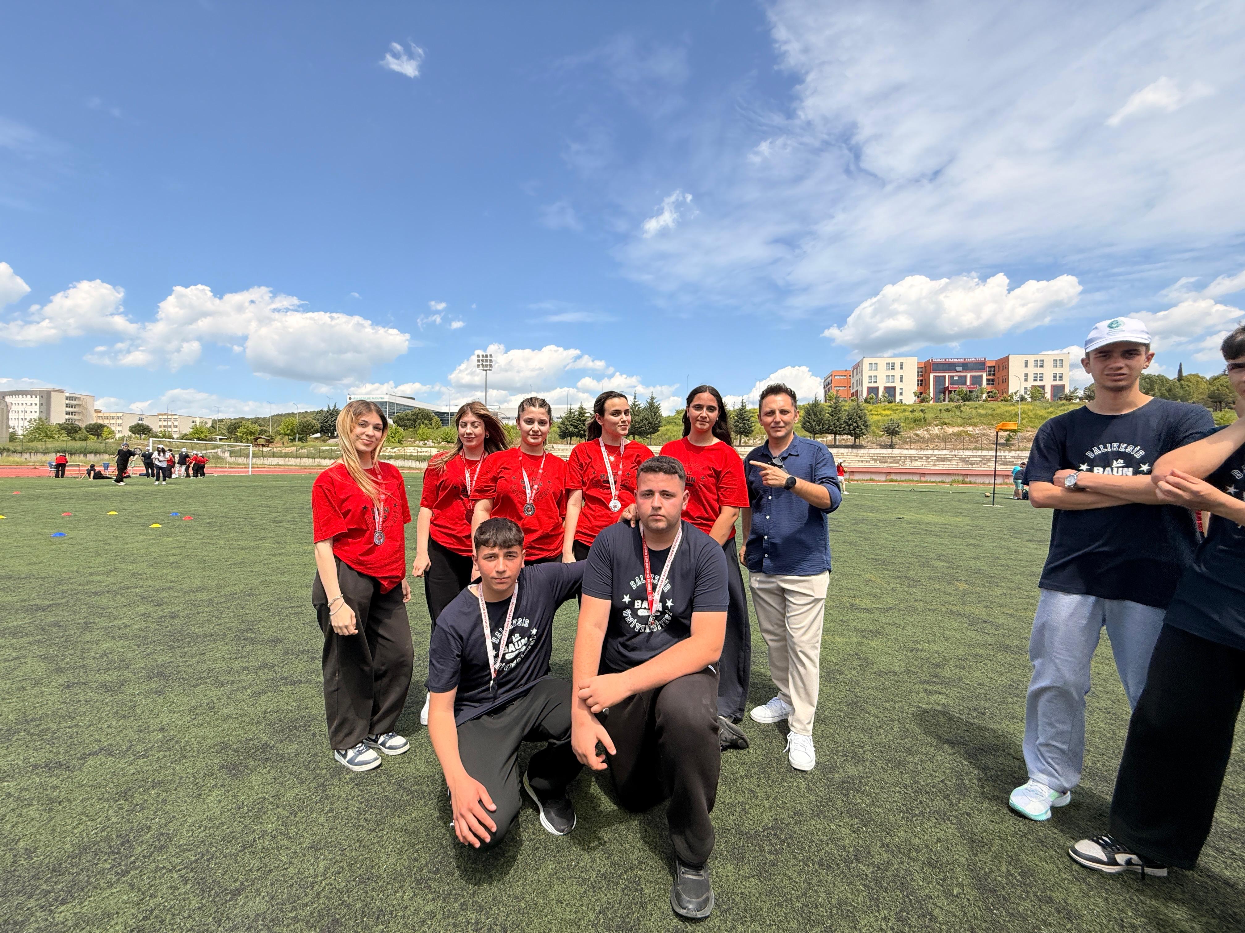 SPORFESTTE LİSELİLER ve ÜNİVERSİTELİLER YARIŞTI 14