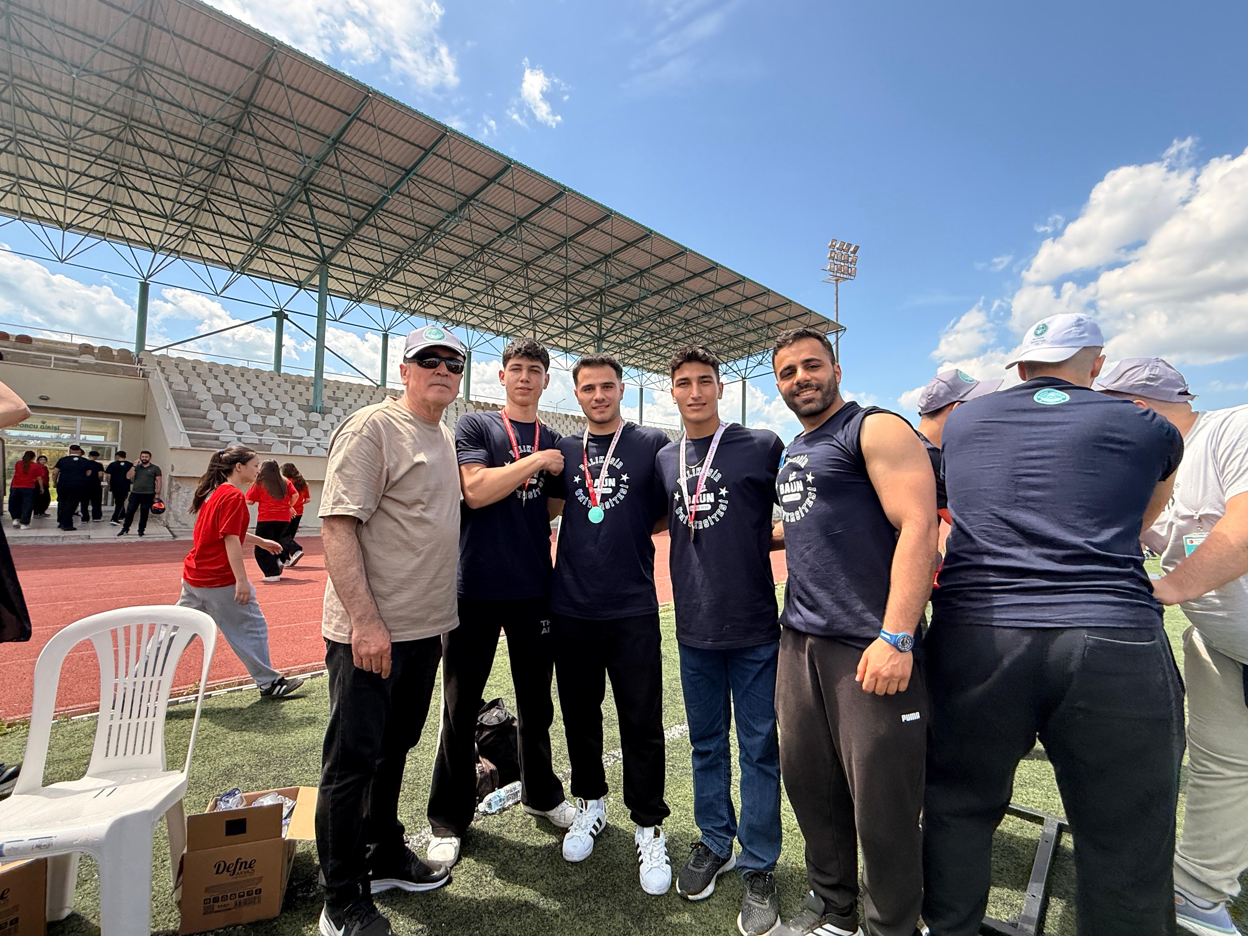 SPORFESTTE LİSELİLER ve ÜNİVERSİTELİLER YARIŞTI 9