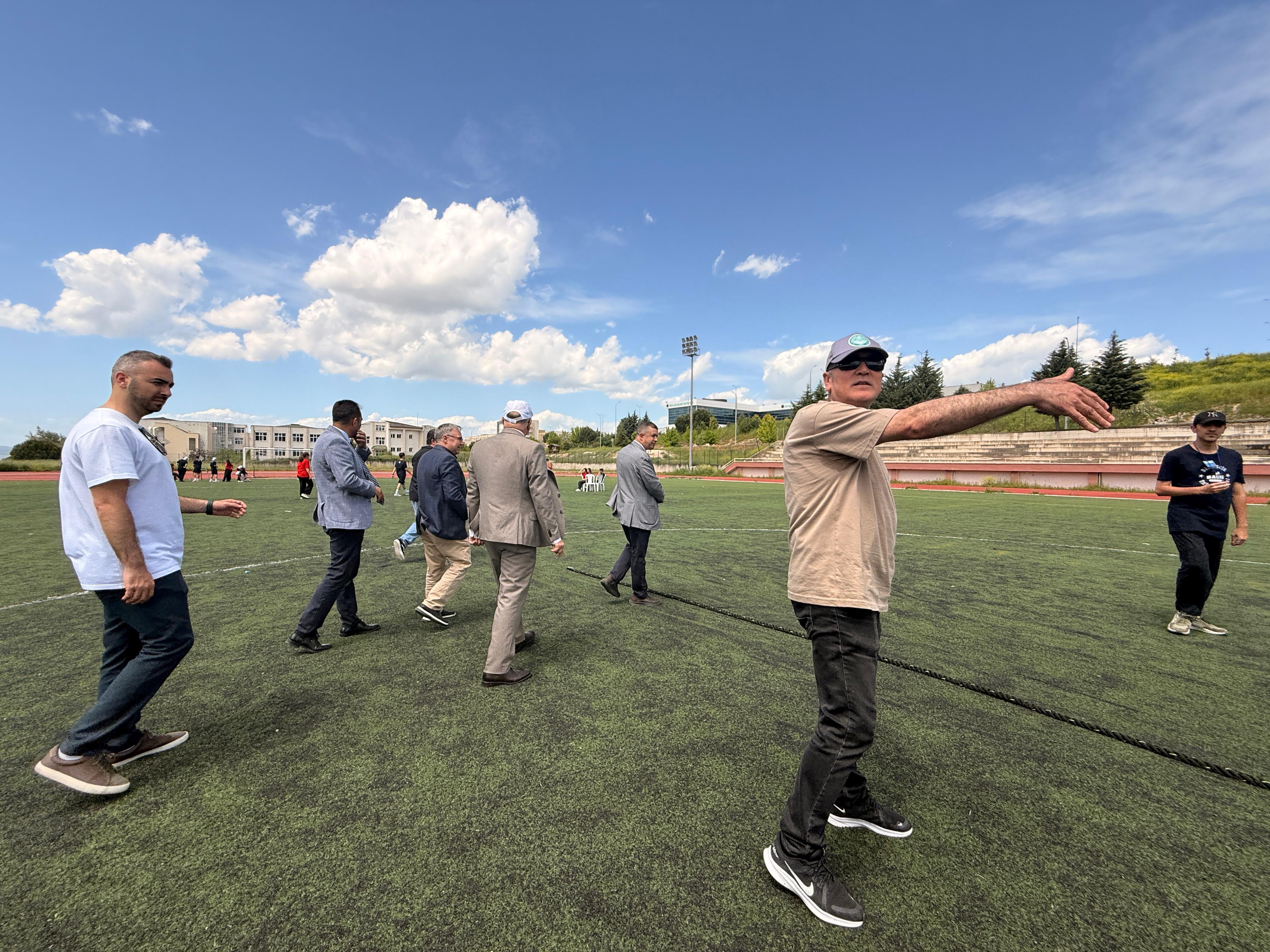 SPORFESTTE LİSELİLER ve ÜNİVERSİTELİLER YARIŞTI 6