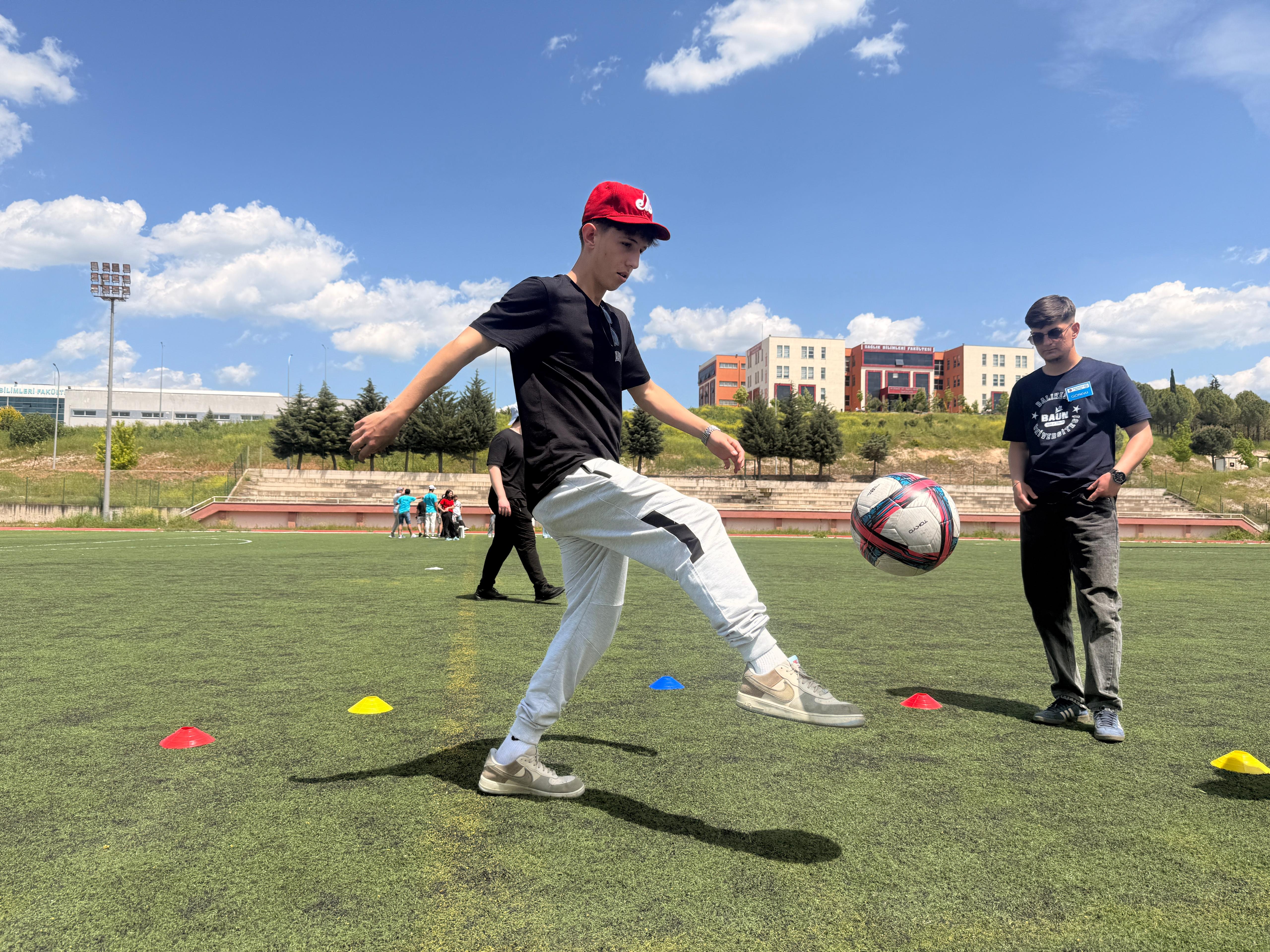SPORFESTTE LİSELİLER ve ÜNİVERSİTELİLER YARIŞTI 3