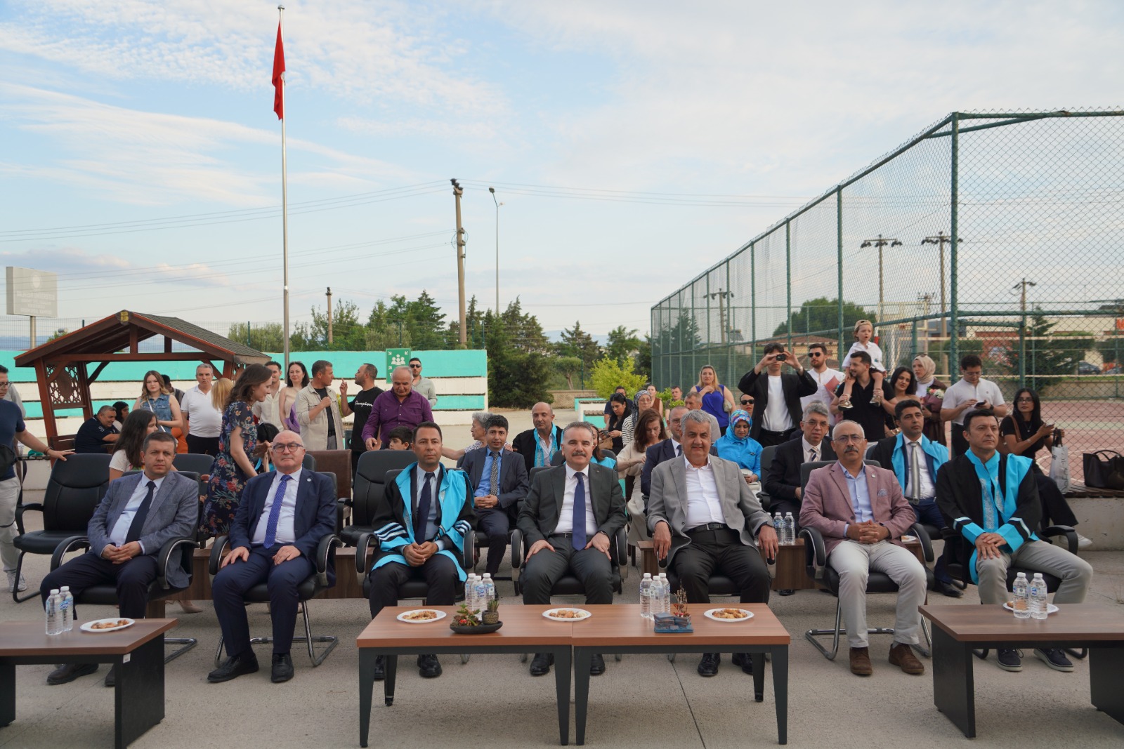EDREMİT SİVİL HAVACILIK YÜKSEKOKULUNDA MEZUNİYET COŞKUSU 5