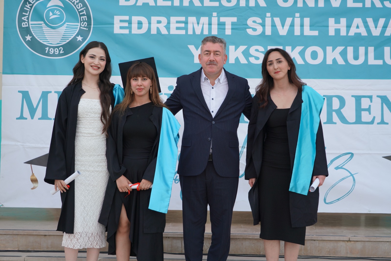EDREMİT SİVİL HAVACILIK YÜKSEKOKULUNDA MEZUNİYET COŞKUSU 2
