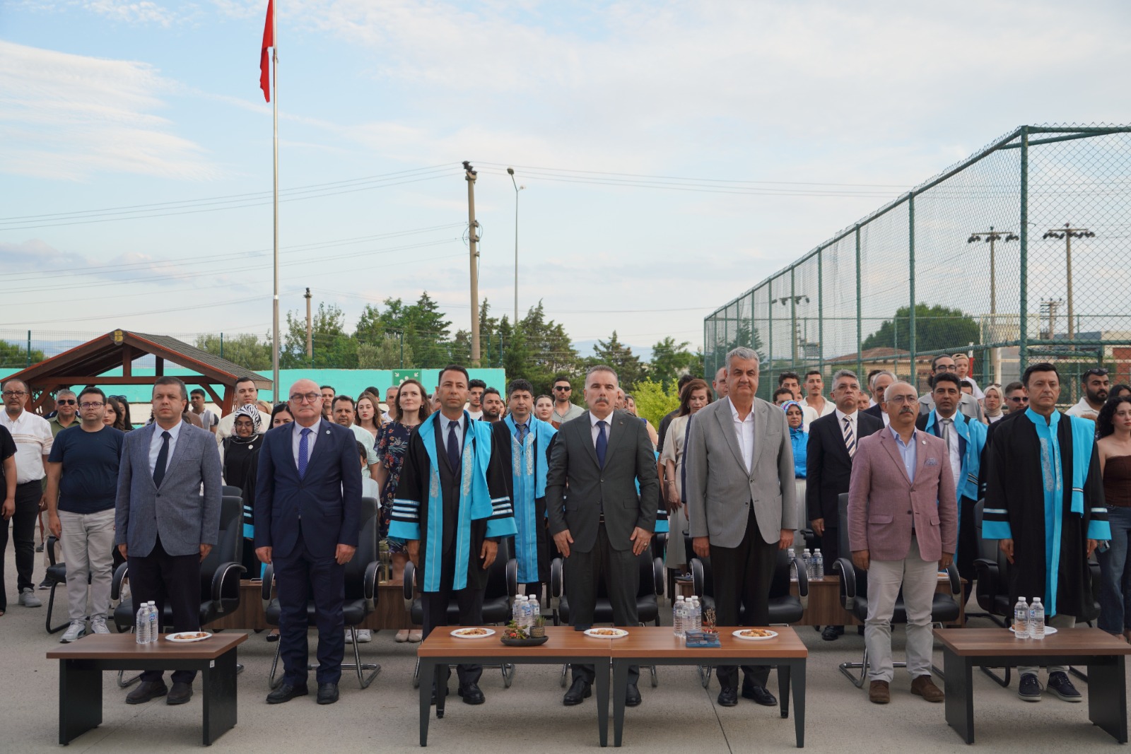 EDREMİT SİVİL HAVACILIK YÜKSEKOKULUNDA MEZUNİYET COŞKUSU 1