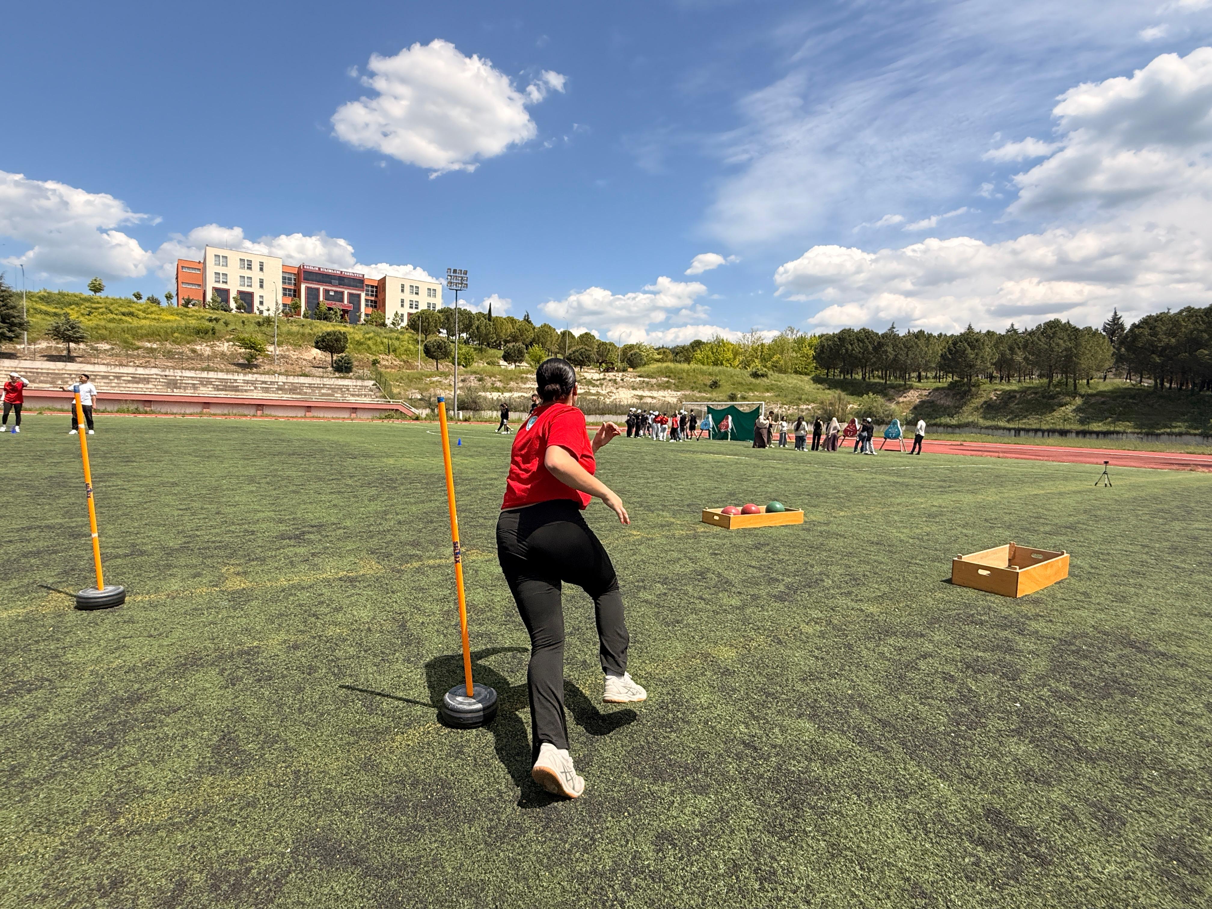 SPORFESTTE LİSELİLER VE ÜNİVERSİTELİLER YARIŞTI 6
