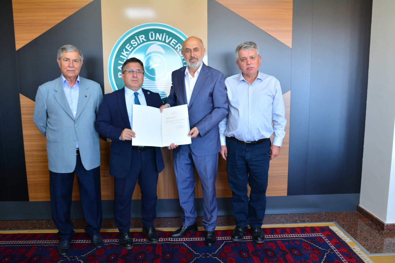 Birlik Vakfı Balıkesir Şubesinden Rektör Oğurlu’ya Ziyaret 4