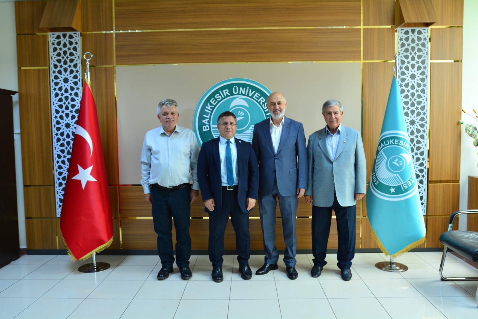 Birlik Vakfı Balıkesir Şubesinden Rektör Oğurlu’ya Ziyaret 5
