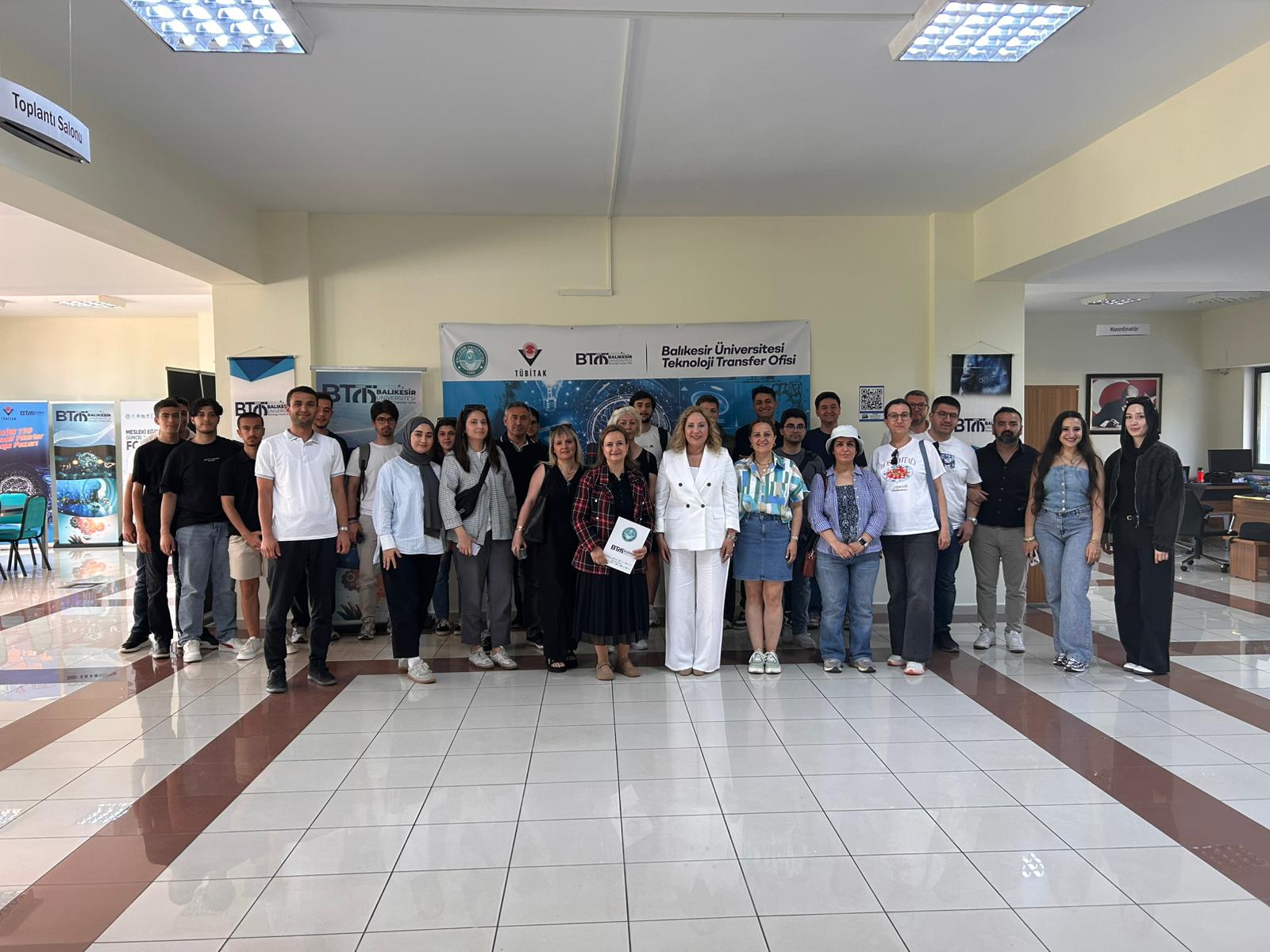 BAÜN ile Özbekistan Almalık Devlet Teknik Enstitüsü Arasındaki İş Birliğinin İlk Somut Adımı: E-Ticaret ve Girişimcilik Eğitimi Gerçekleştirildi