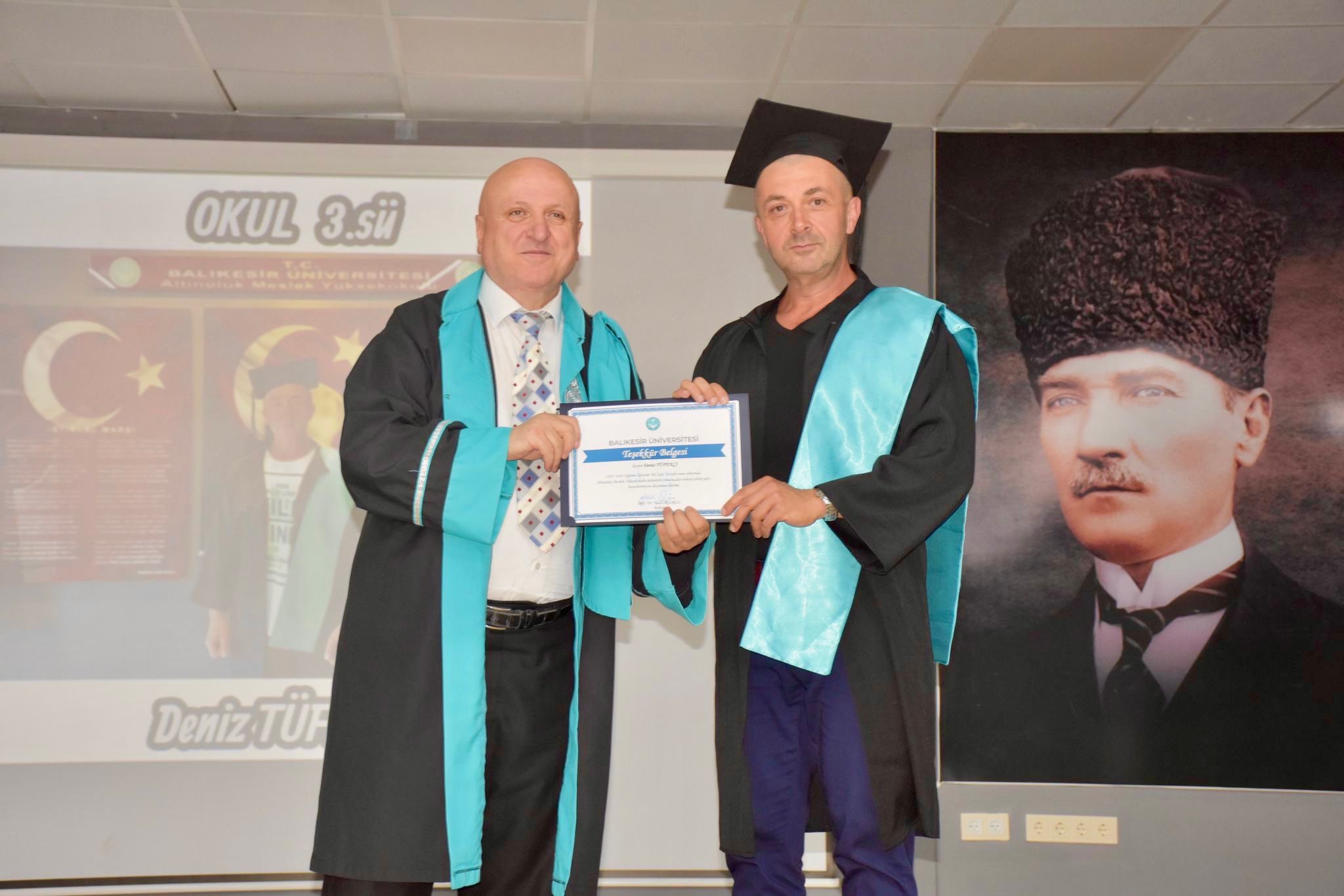 Yüksekokulumuzda Mezuniyet Coşkusu 8
