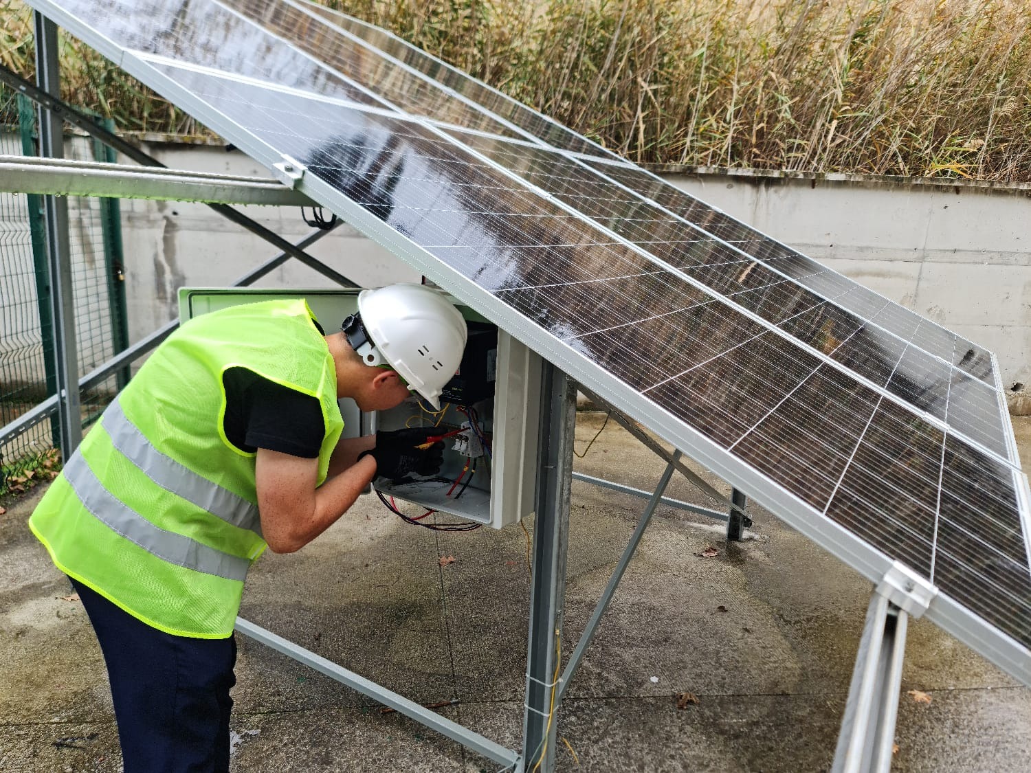 Balıkesir Meslek Yüksekokulunda Güneş Enerjisi Destekli Laboratuvar Aydınlatma Sistemi Aktif Olarak Kullanılıyor 1