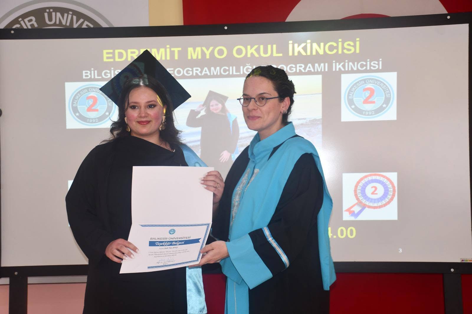 Edremit Vocational School Enthusiastically Sends Off Its 31st Term Graduates 10