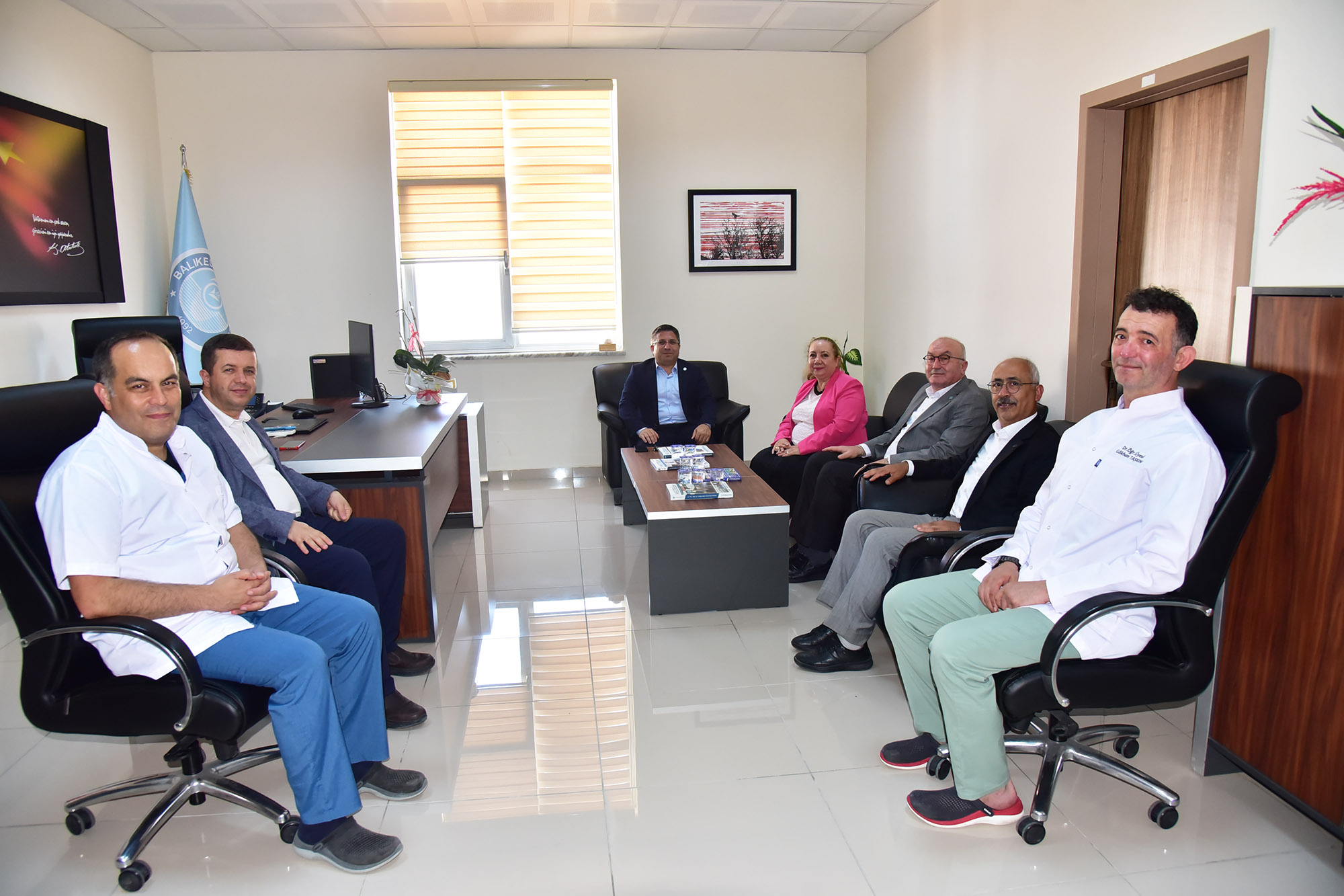 Rektör Oğurlu ve Üniversite Üst Yönetiminden Tıp Fakültesi Dekanlığına Tebrik Ziyareti 3