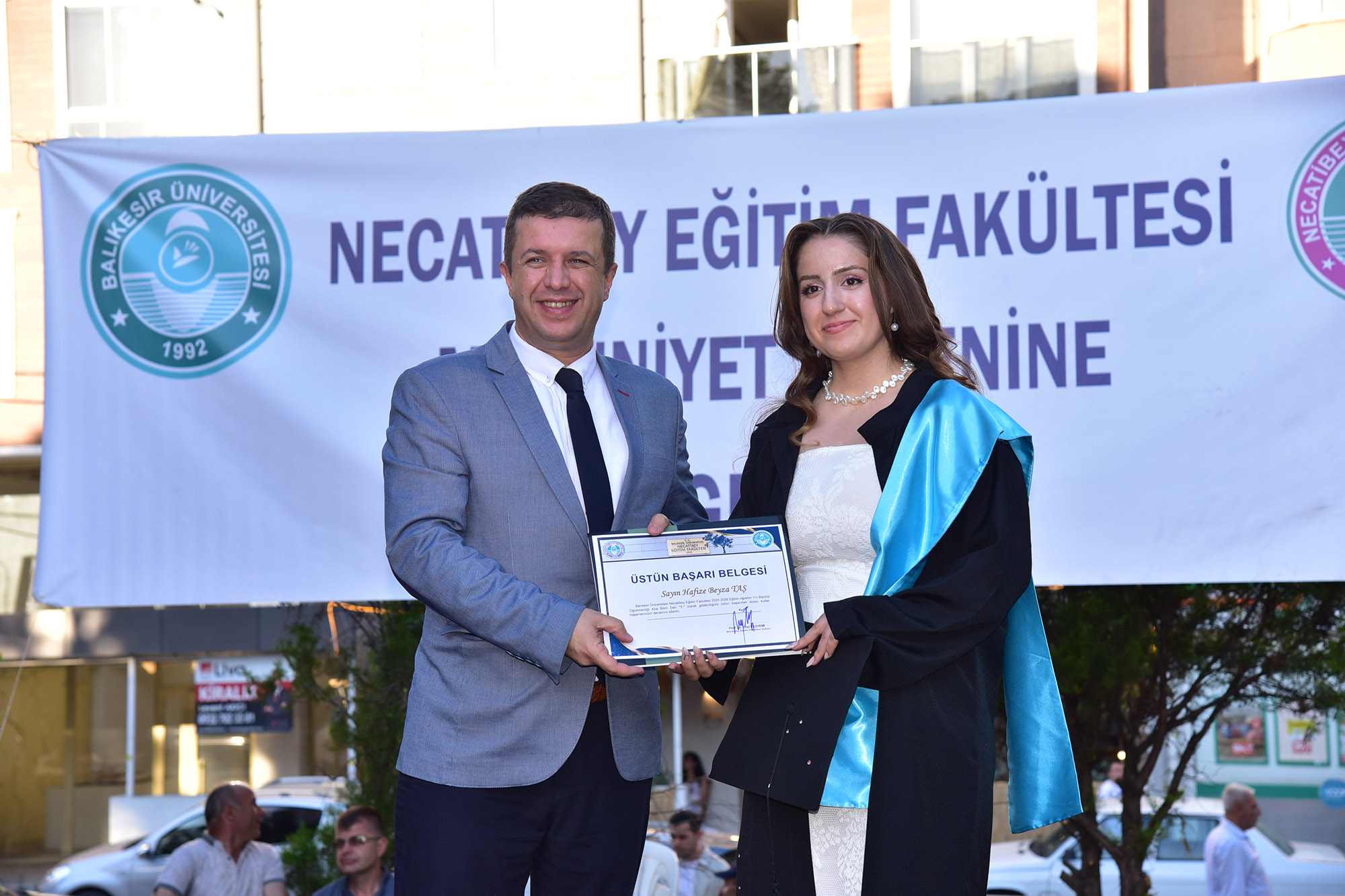 BAÜN Necatibey Eğitim Fakültesinde Mezuniyet Coşkusu 14