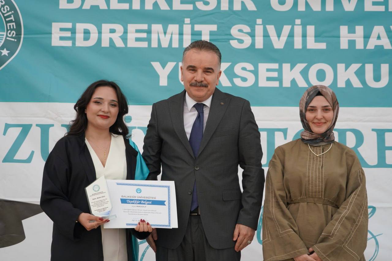 BAÜN Edremit Sivil Havacılık Yüksekokulunda Mezuniyet Coşkusu 8